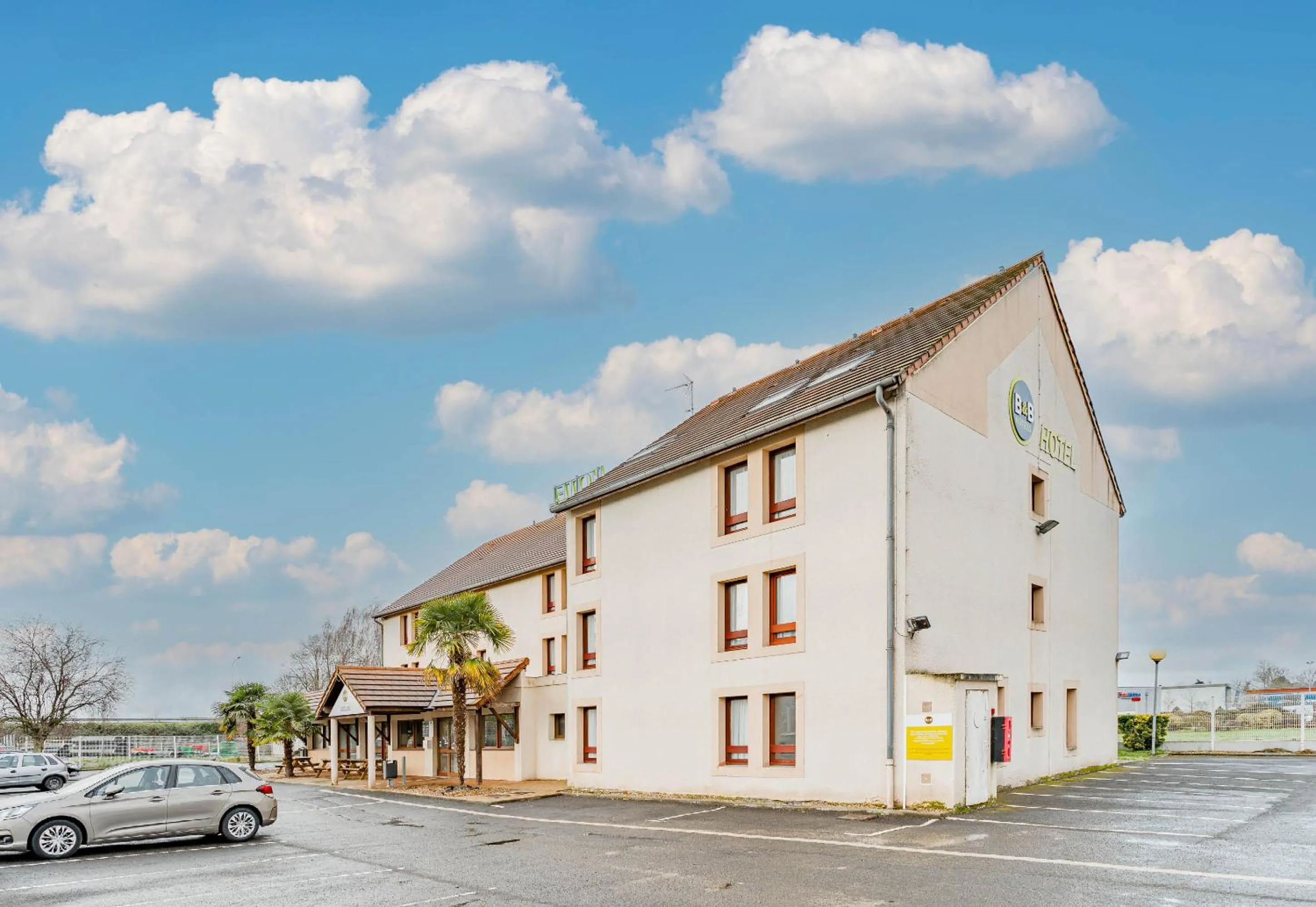 Property building in B&B HOTEL Chatellerault