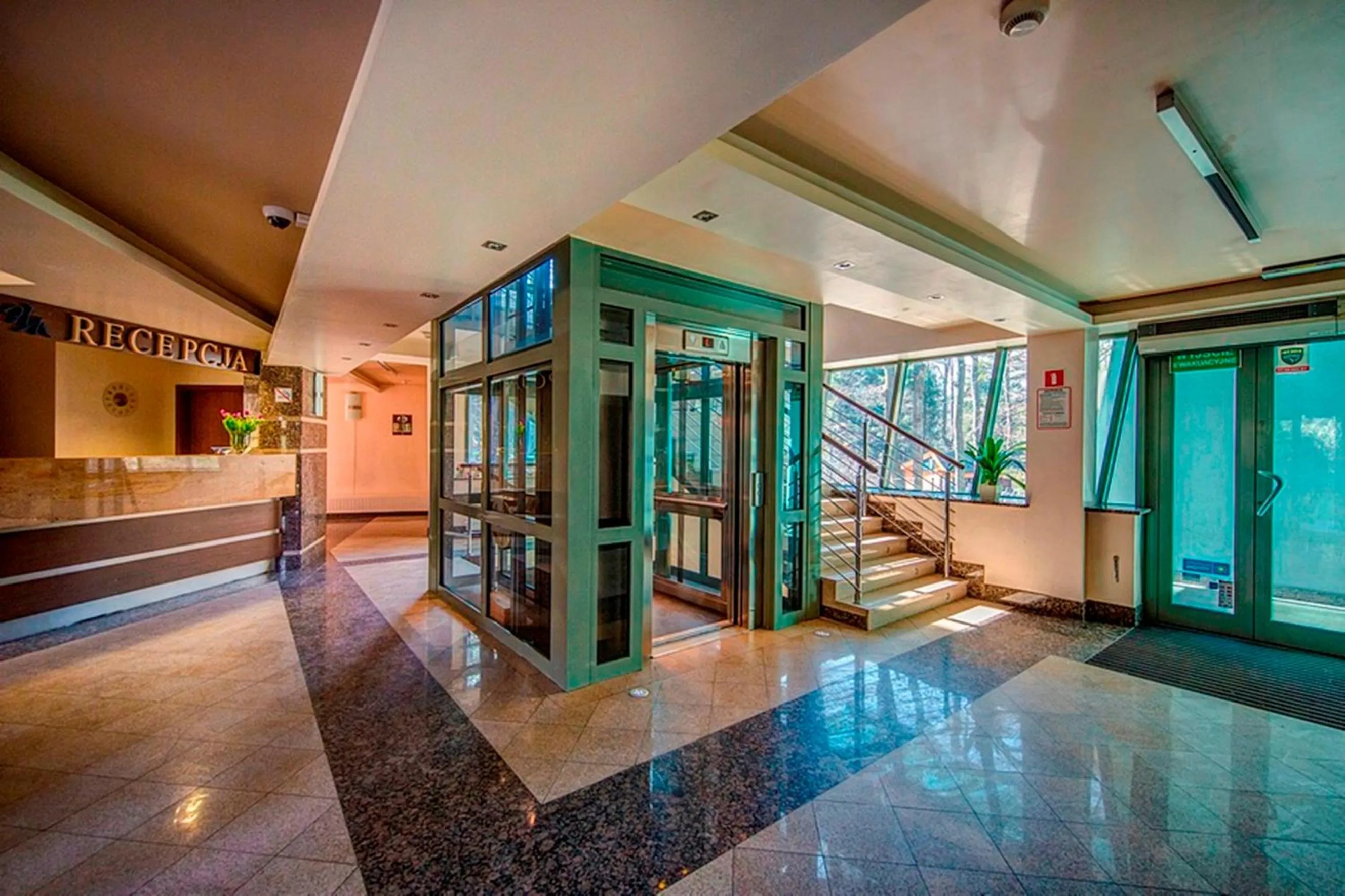 Lobby or reception in Hotel Murowanica