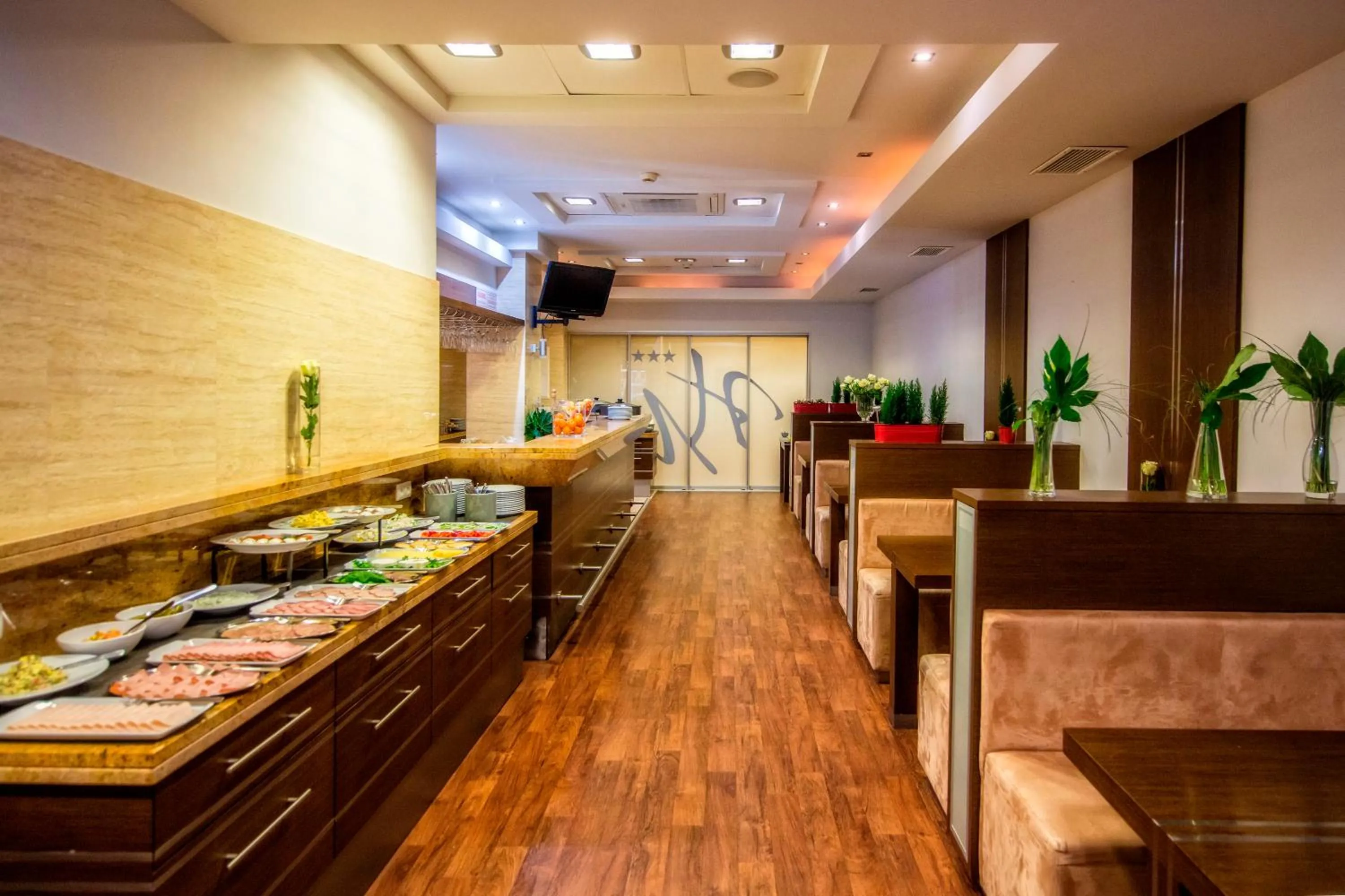 Restaurant/places to eat in Hotel Murowanica