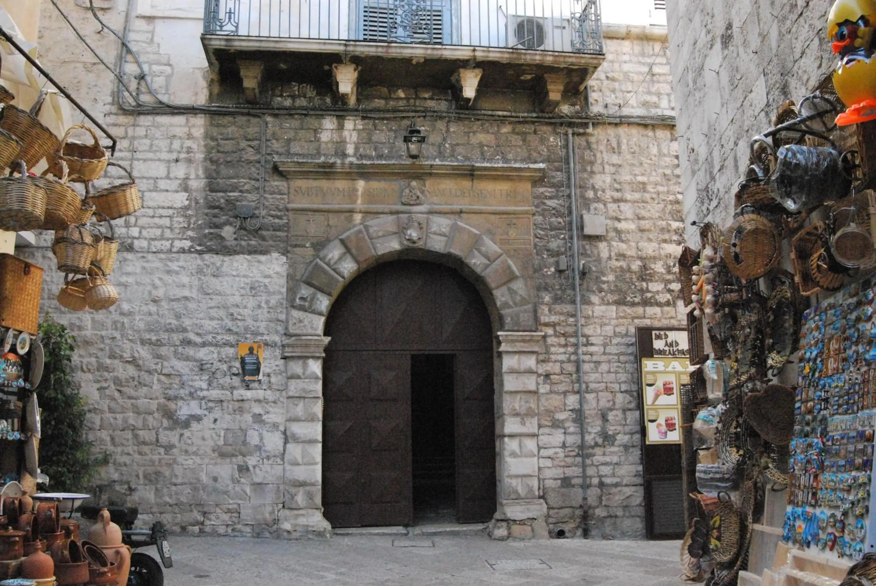 Facade/entrance in Sisters residence