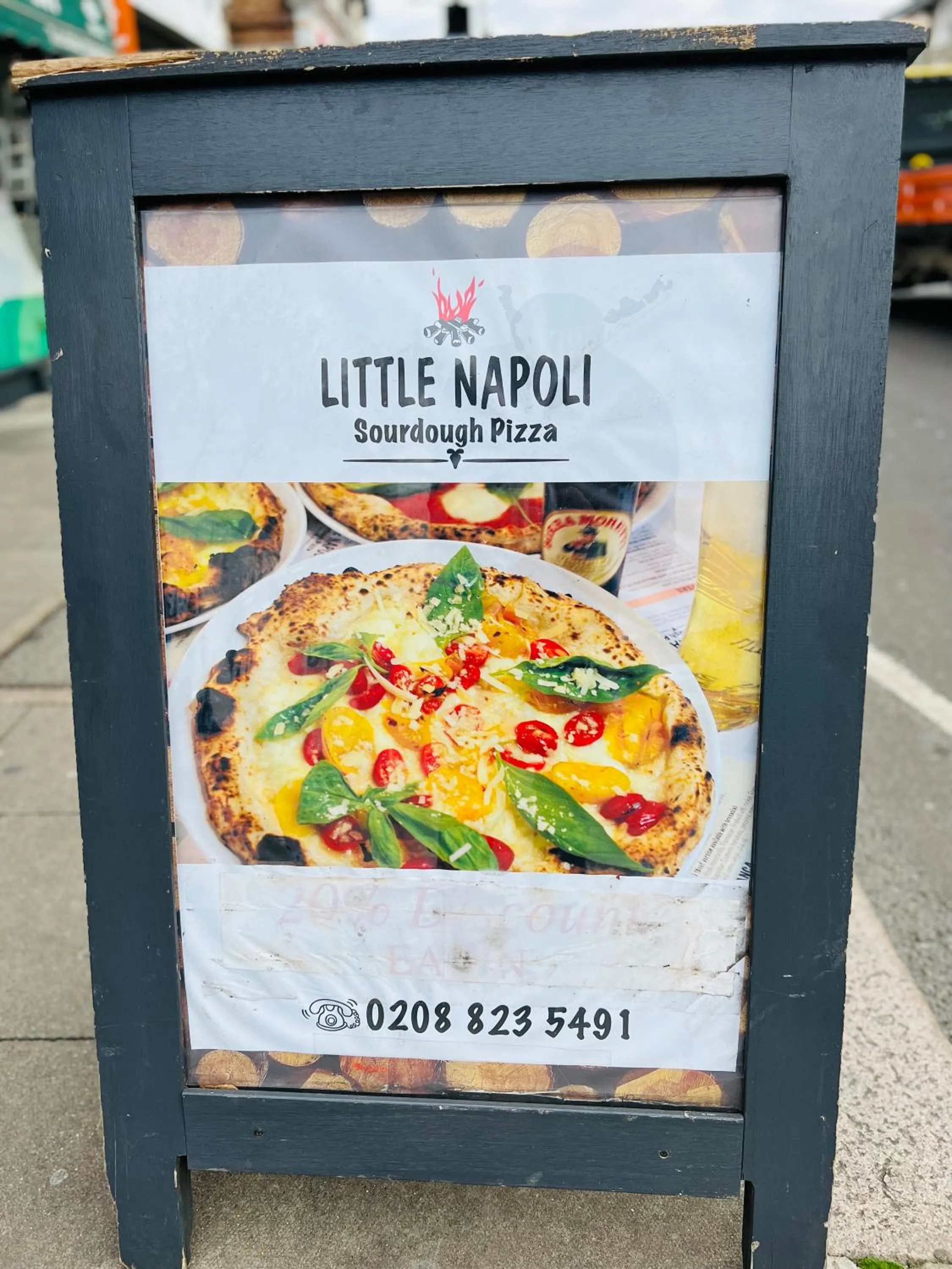 Restaurant/places to eat in Hotel 261