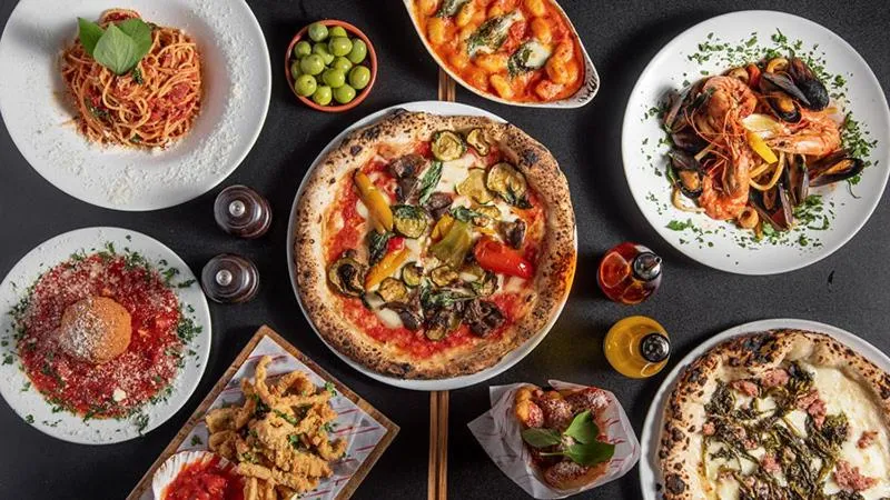 Restaurant/places to eat in Hotel 261