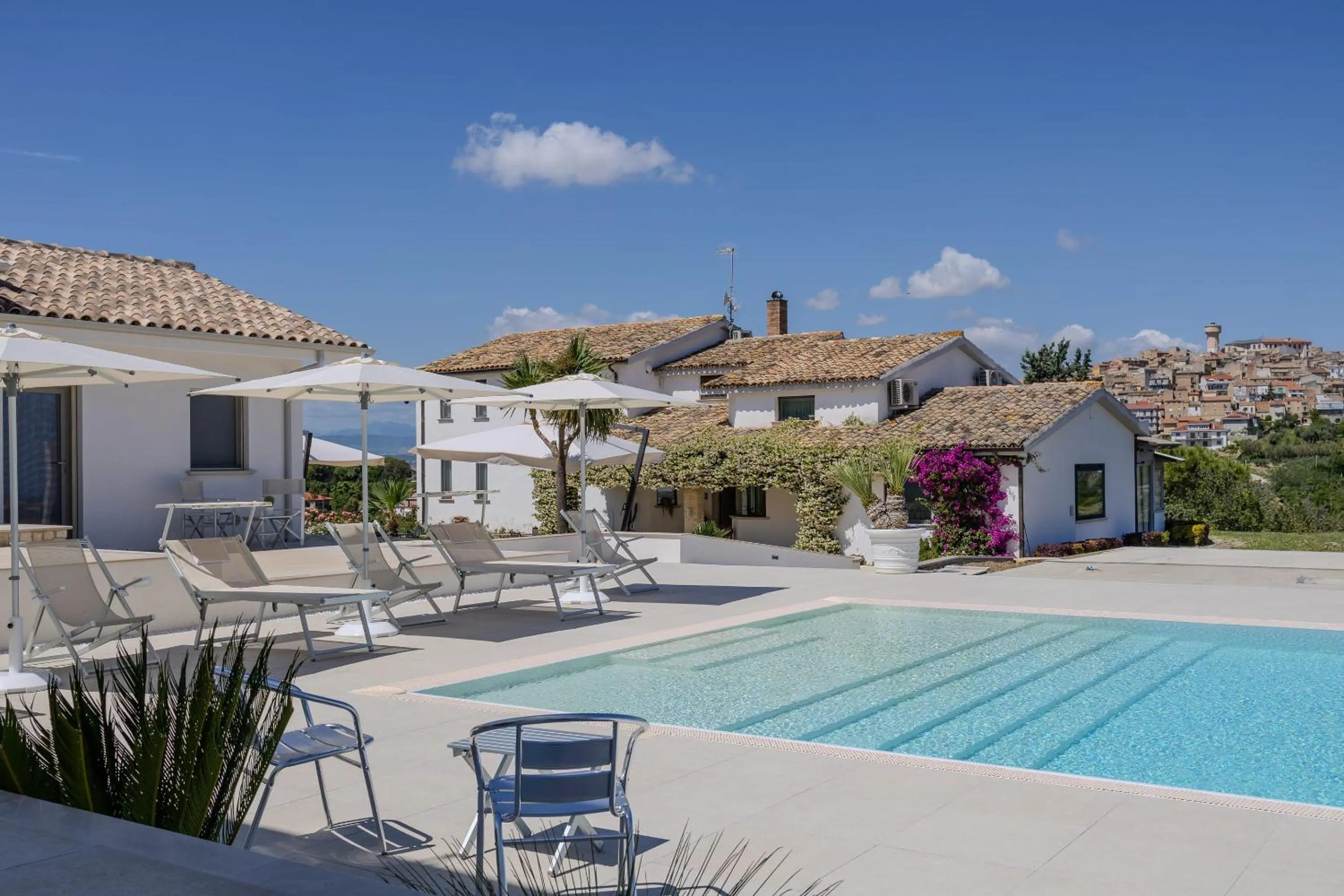 Property building in Villaggio Cristina