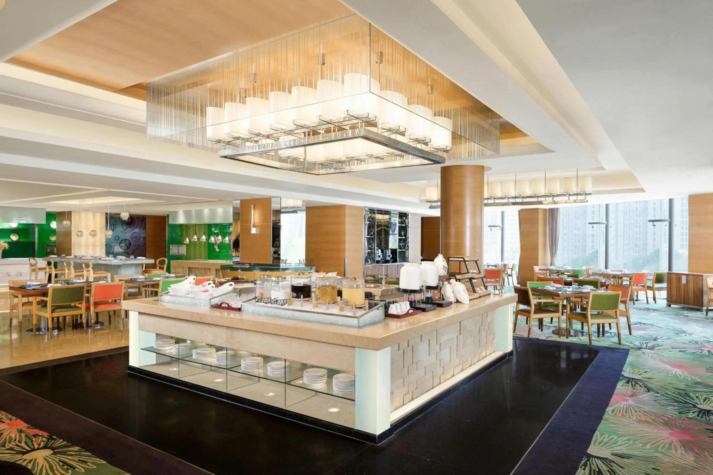 Restaurant/places to eat in Renaissance Shanghai Yu Garden Hotel on the Bund