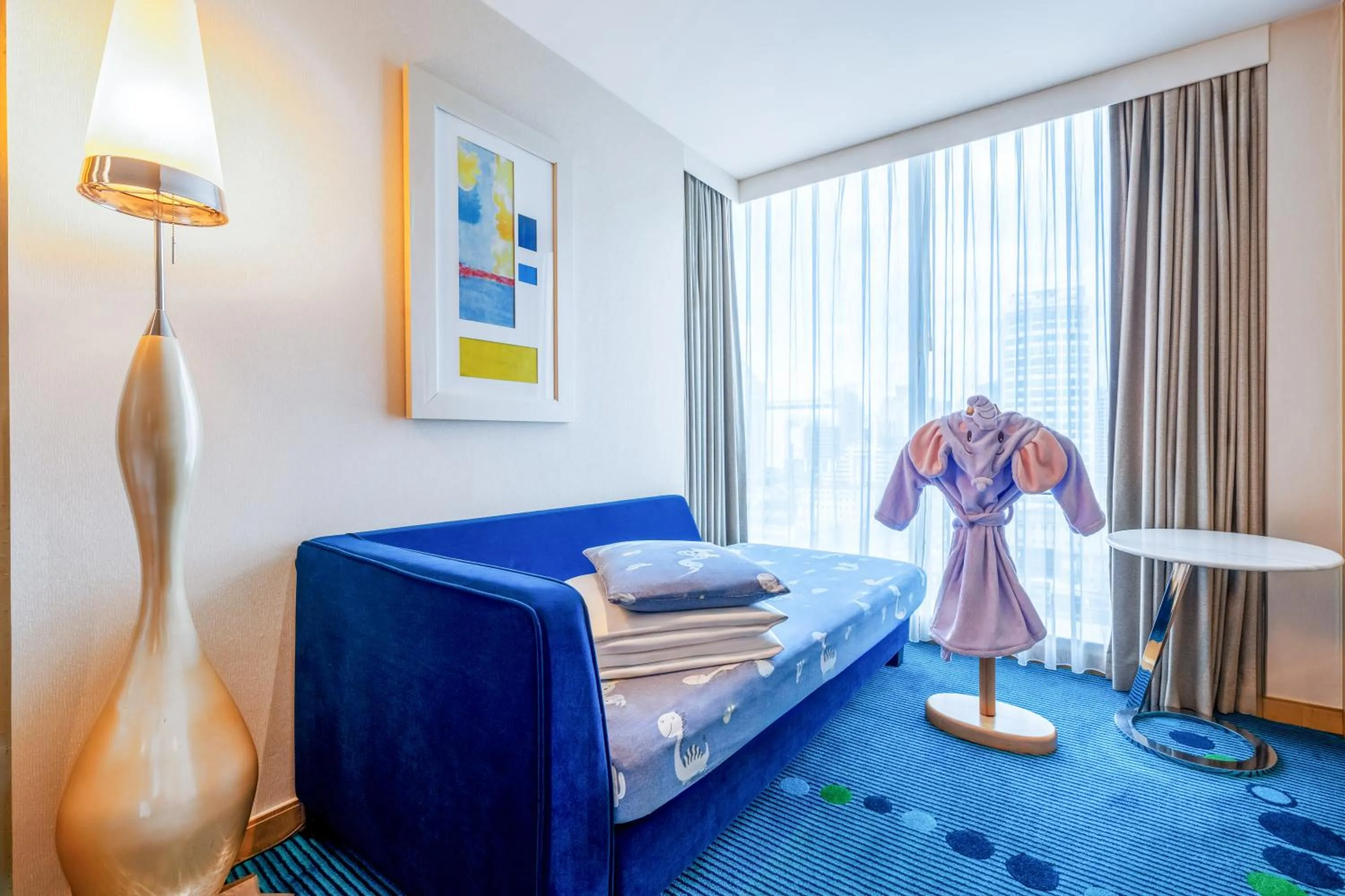 Bed in Renaissance Shanghai Yu Garden Hotel on the Bund by Nanjing Road