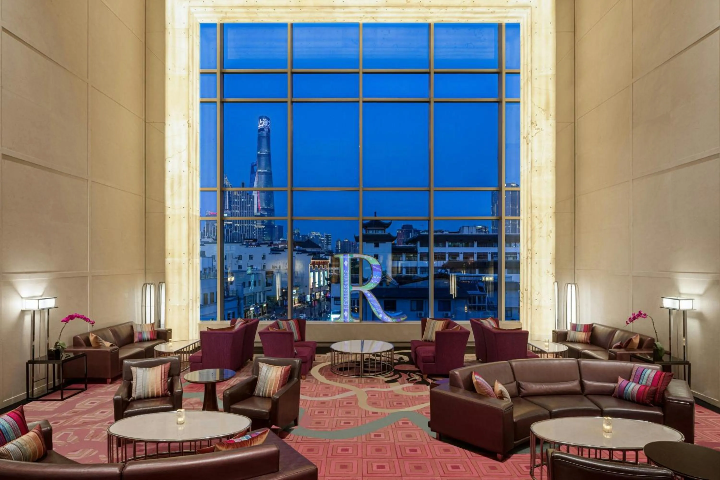 Lobby or reception in Renaissance Shanghai Yu Garden Hotel on the Bund