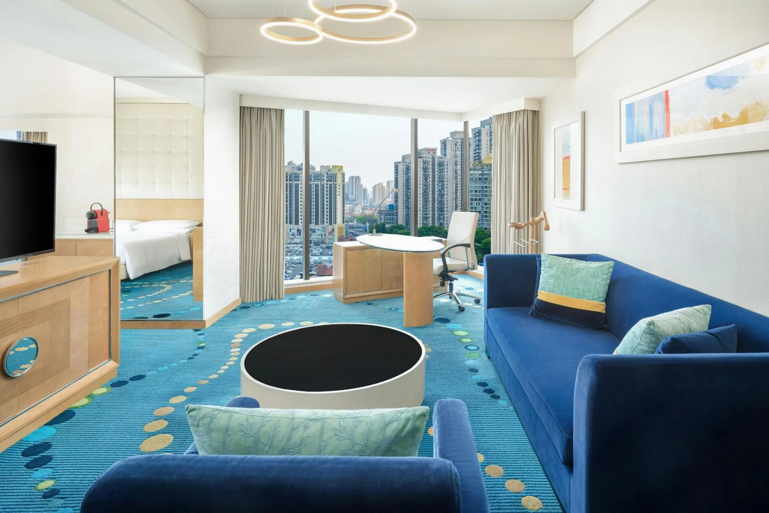 Photo of the whole room in Renaissance Shanghai Yu Garden Hotel on the Bund