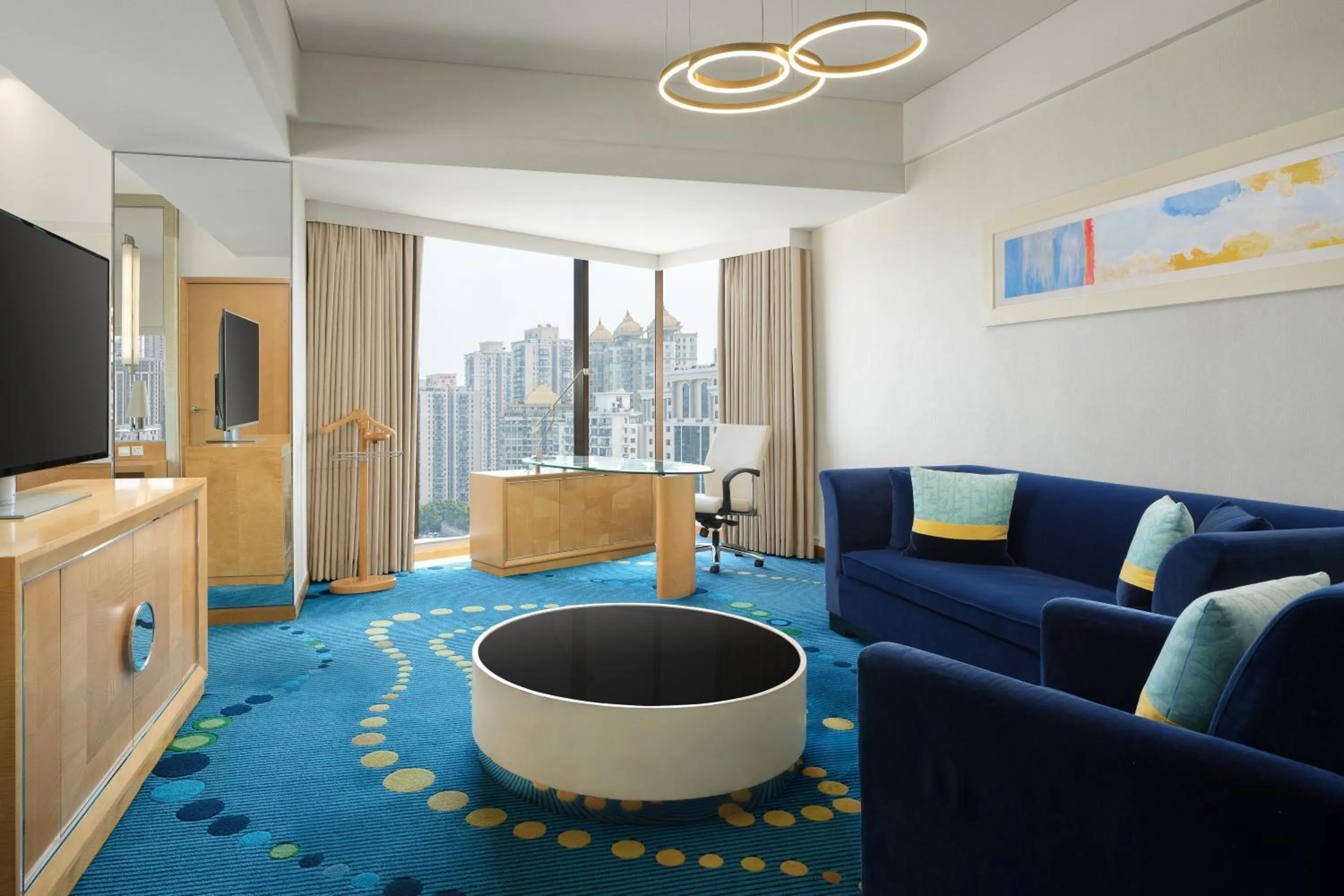 Living room in Renaissance Shanghai Yu Garden Hotel on the Bund