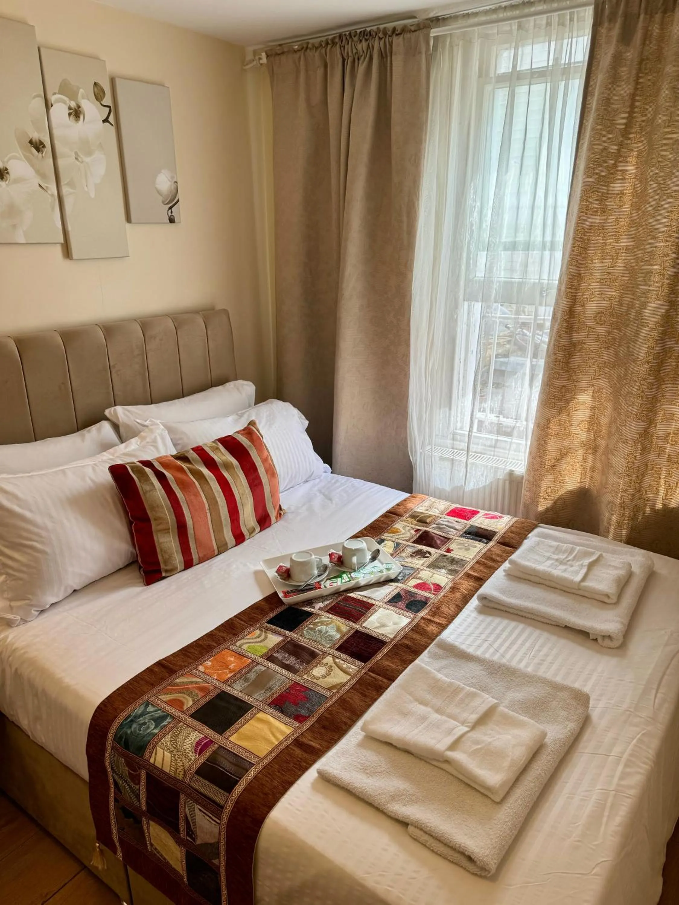 Bed in ABC Hyde Park Hotel