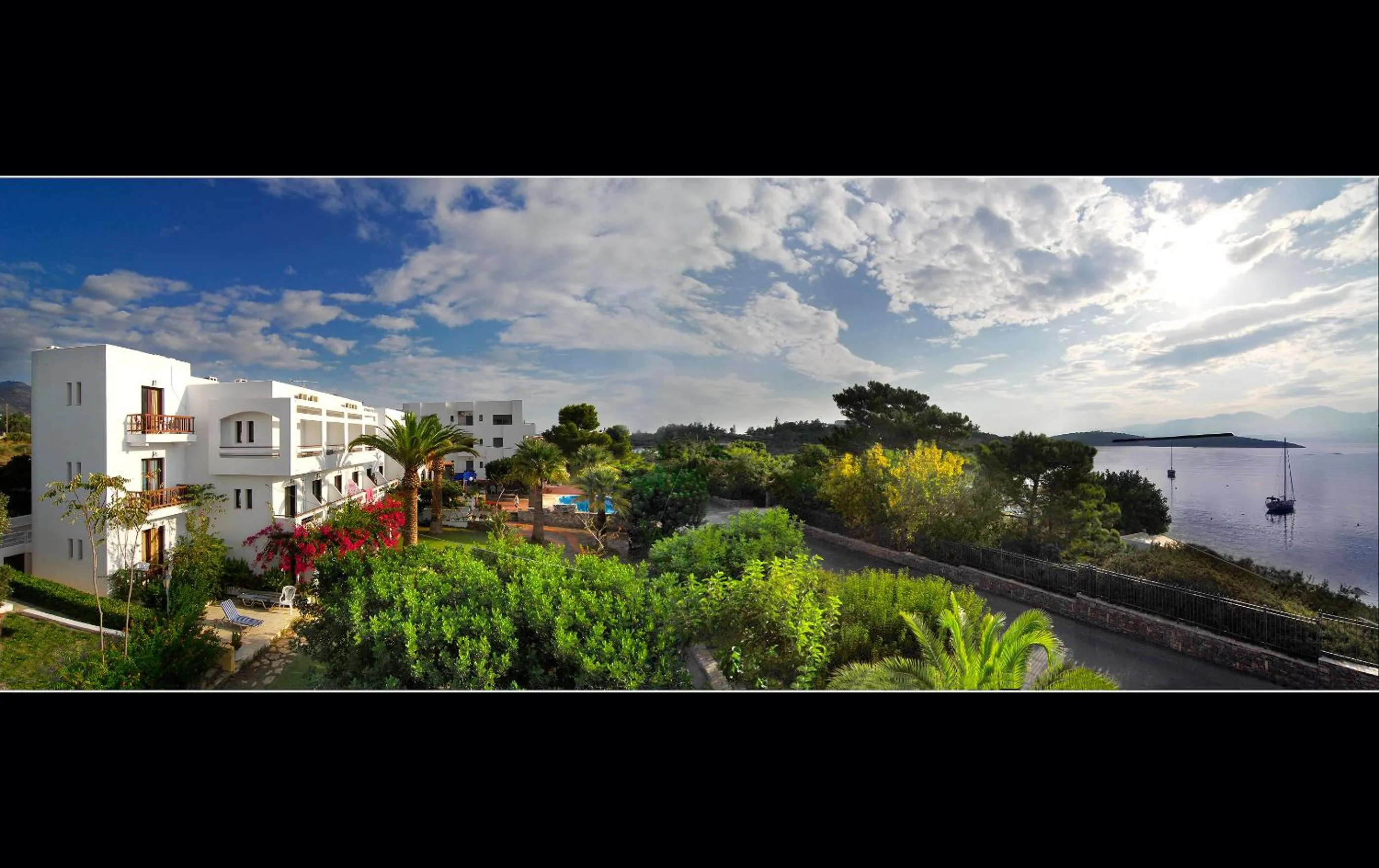 Facade/entrance in Lato hotel