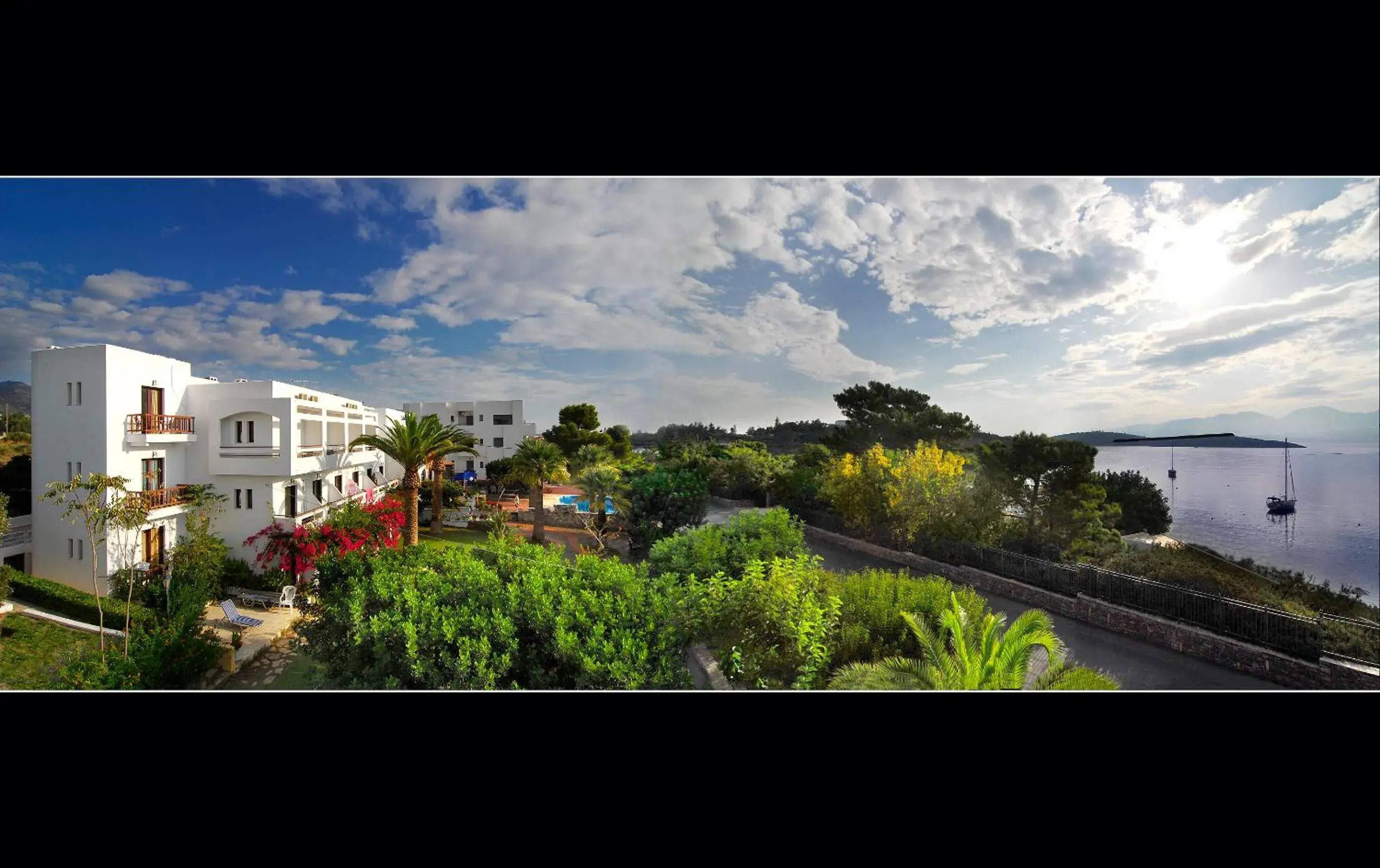 Facade/entrance in Lato hotel Facade/entrance in Lato hotel
