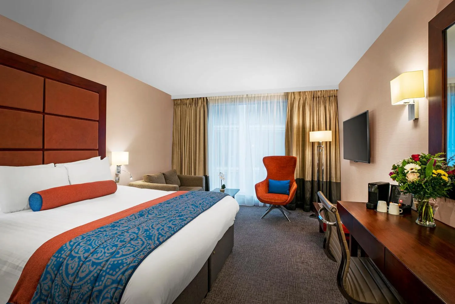 Bed in Leonardo Royal London St Paul’s