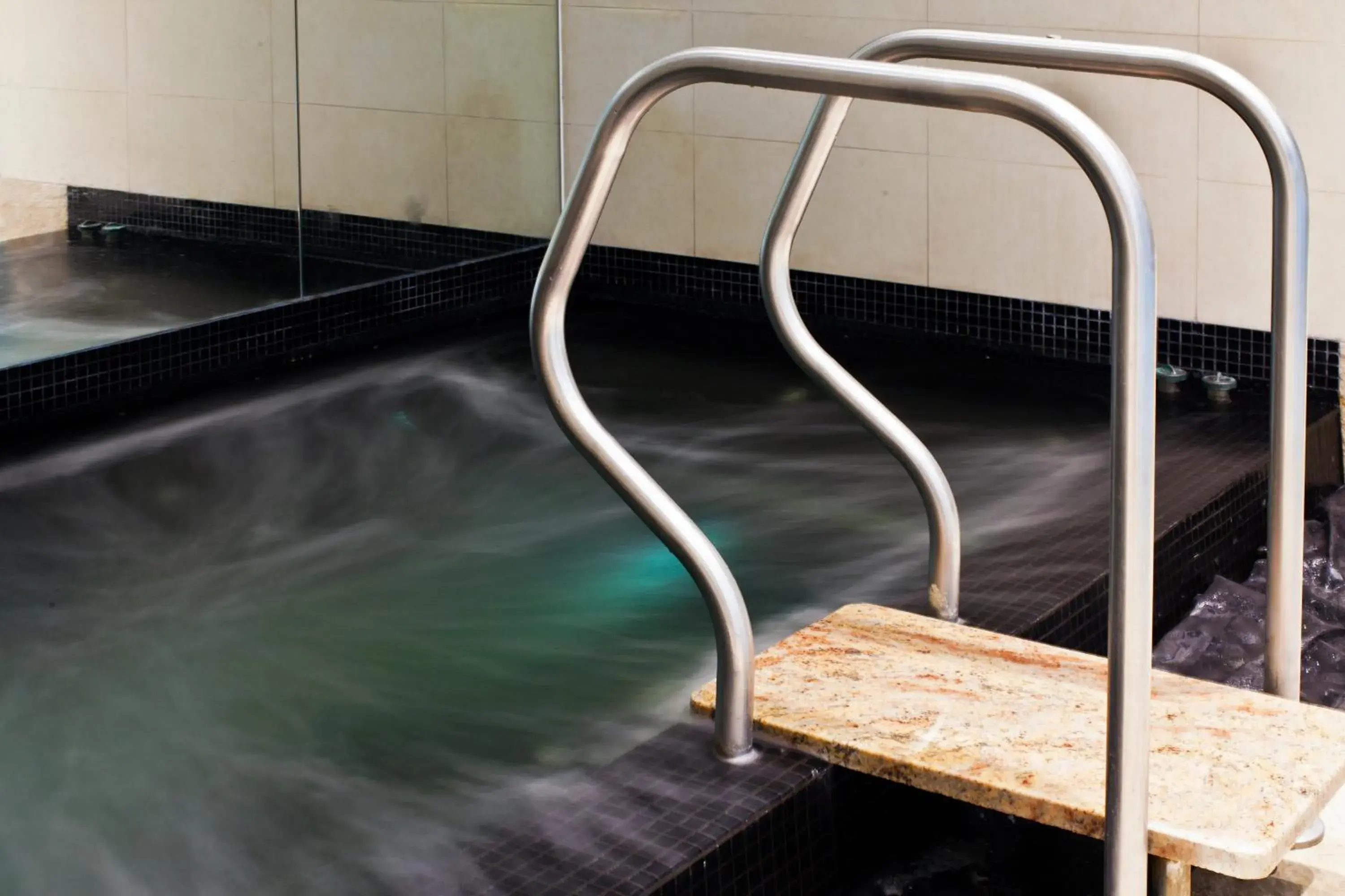 Swimming pool in Leonardo Royal London St Paul’s Swimming pool in Leonardo Royal London St Paul’s