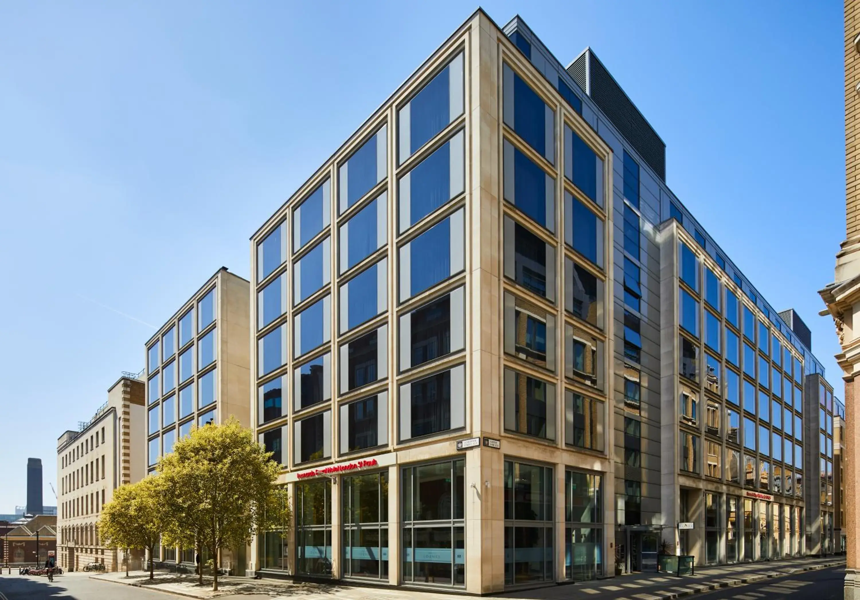 Property building in Leonardo Royal London St Paul’s Property building in Leonardo Royal London St Paul’s