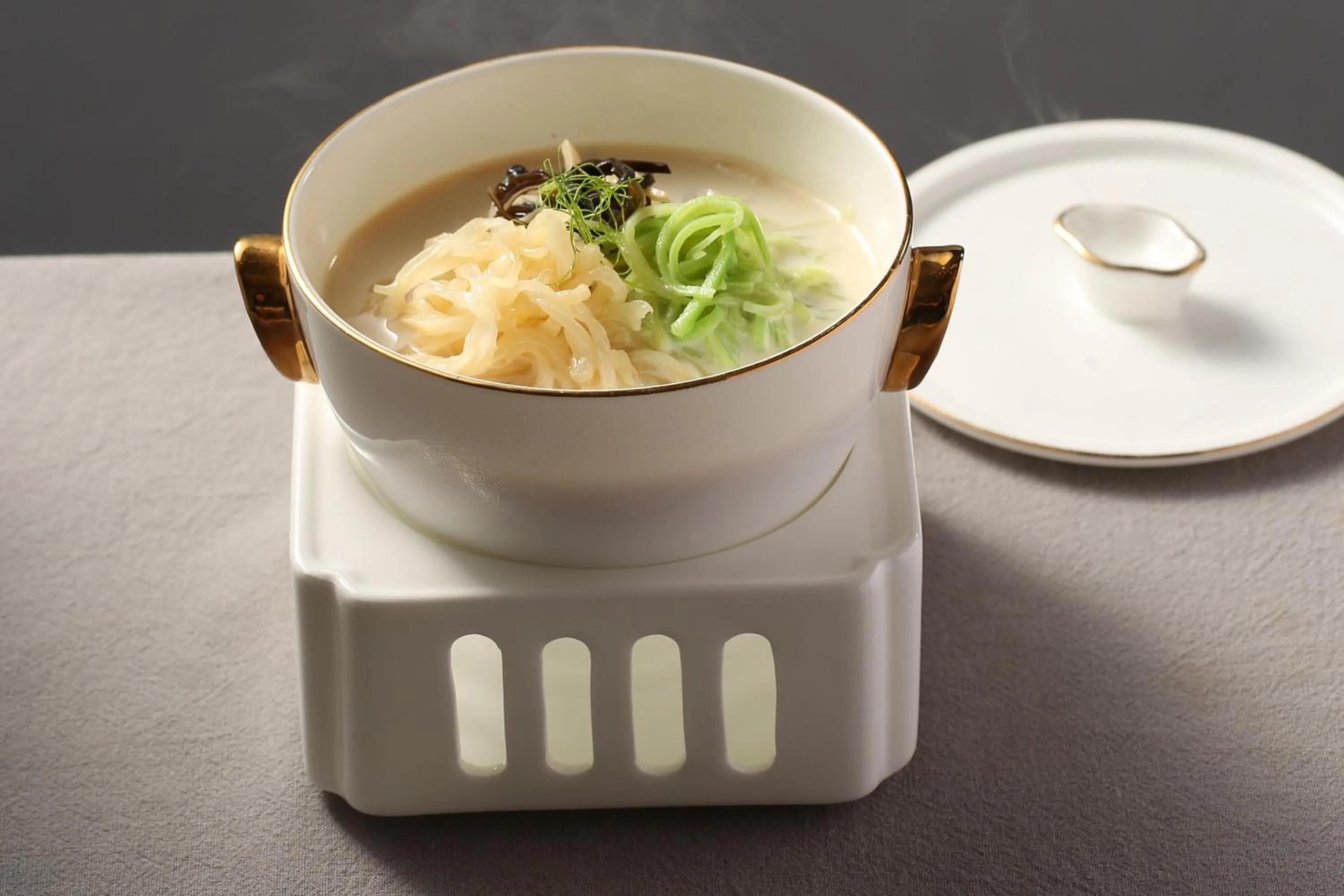 Restaurant/places to eat in The Ritz-Carlton, Guangzhou