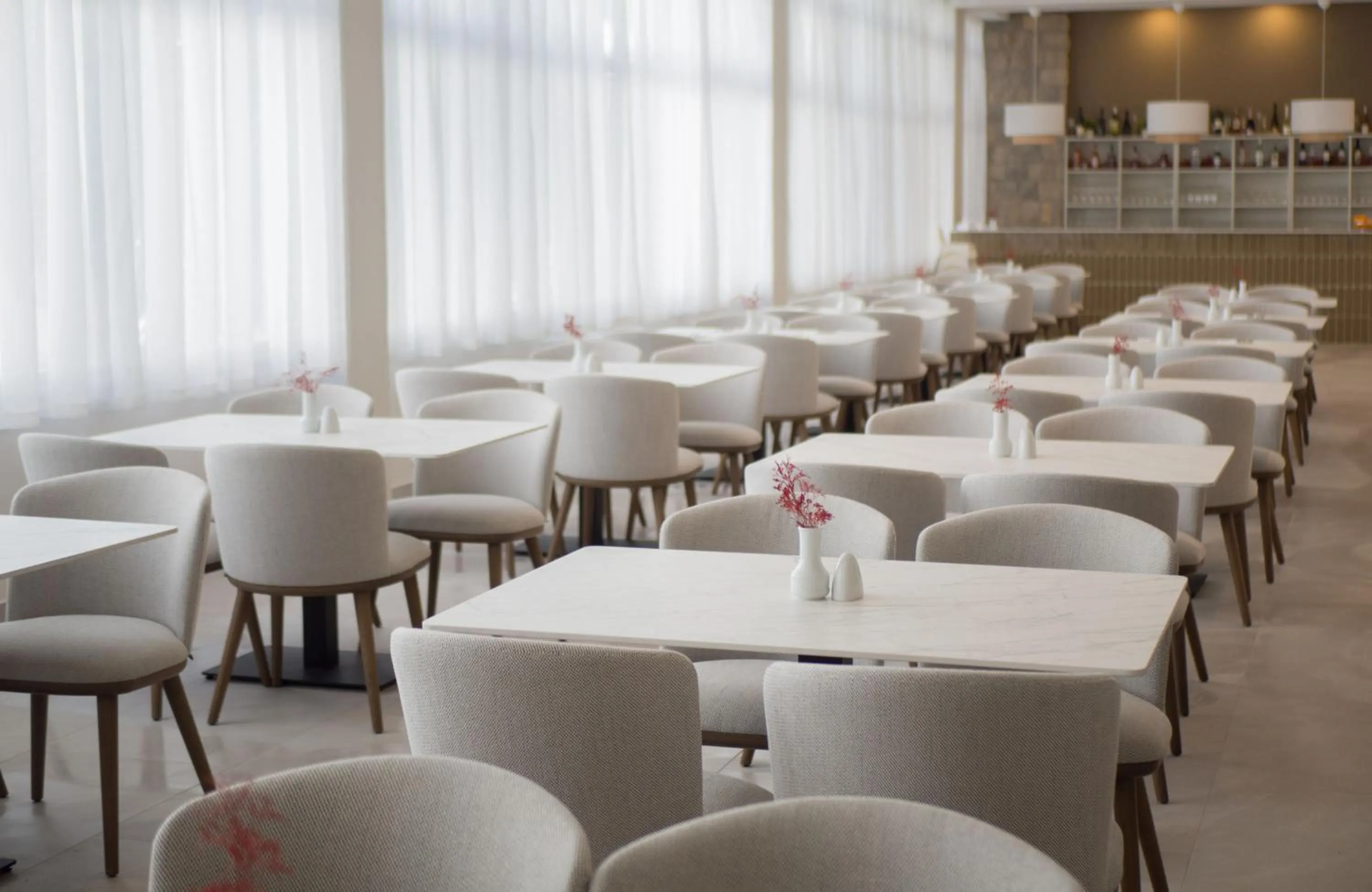 Restaurant/places to eat in Bluesun Hotel Alga