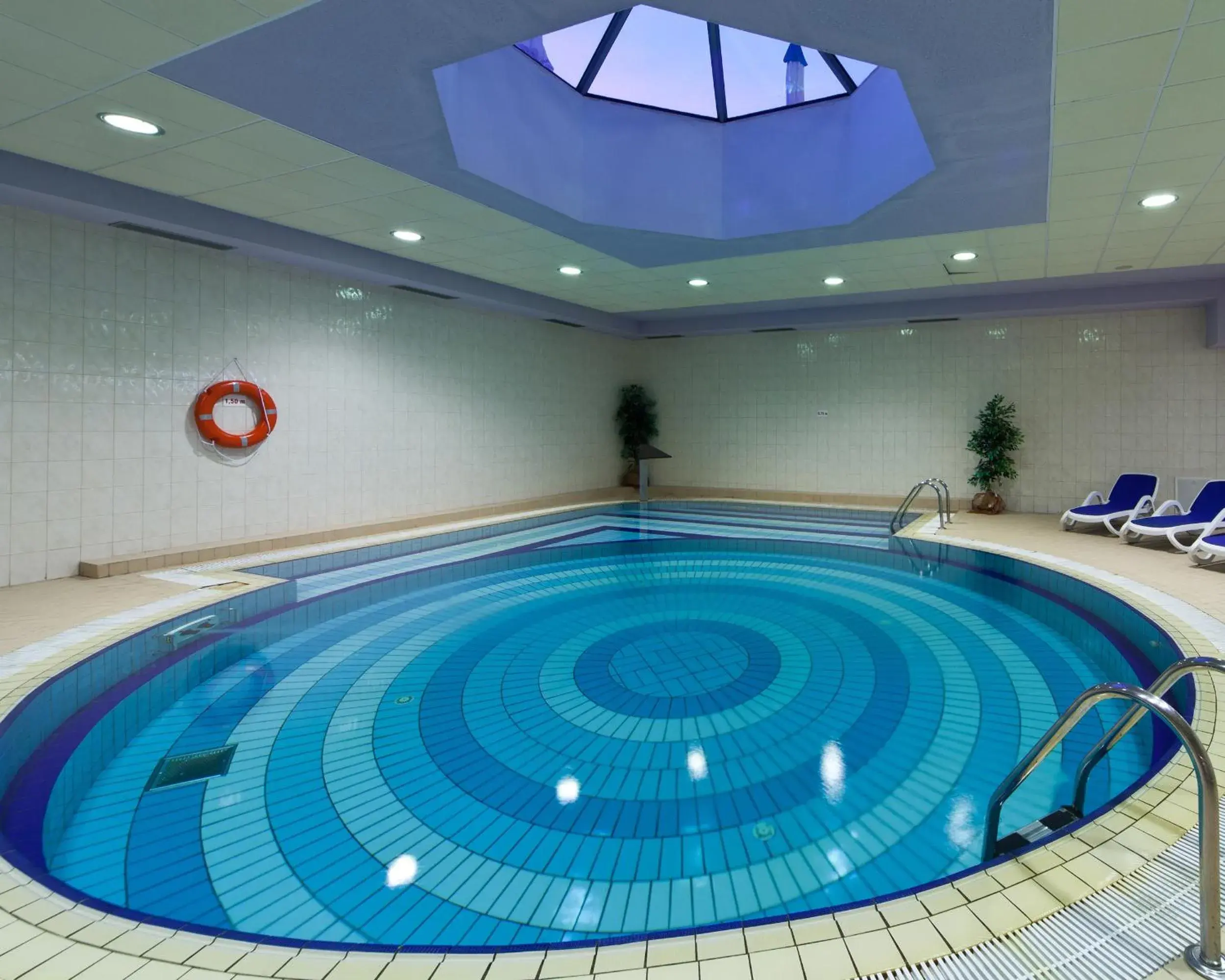 Swimming pool in Bluesun Hotel Alga Swimming pool in Bluesun Hotel Alga