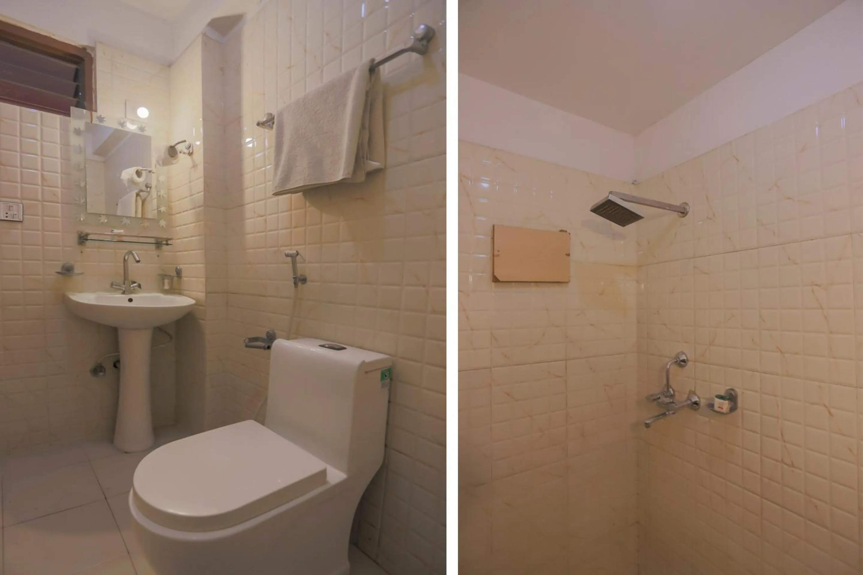 Bathroom in OYO 789 Hotel Shivam Plaza