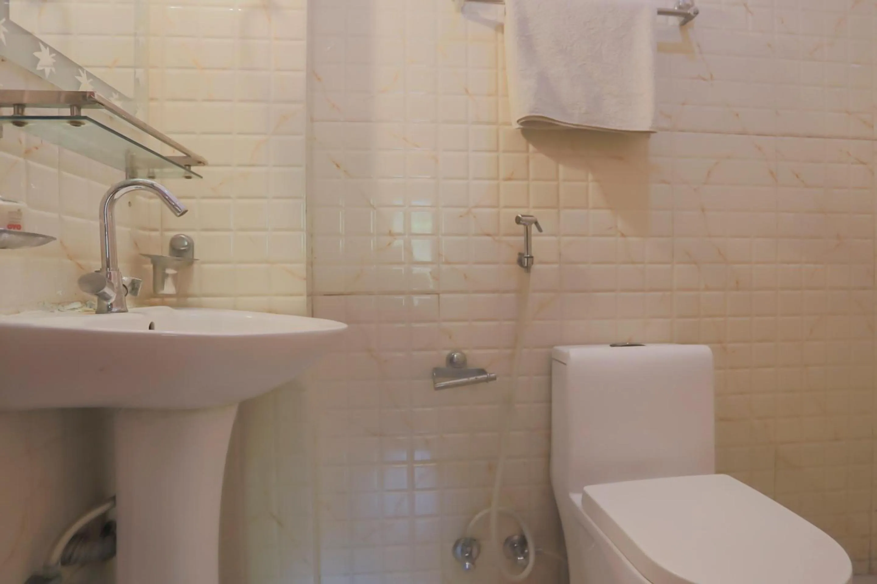 Bathroom in OYO 789 Hotel Shivam Plaza