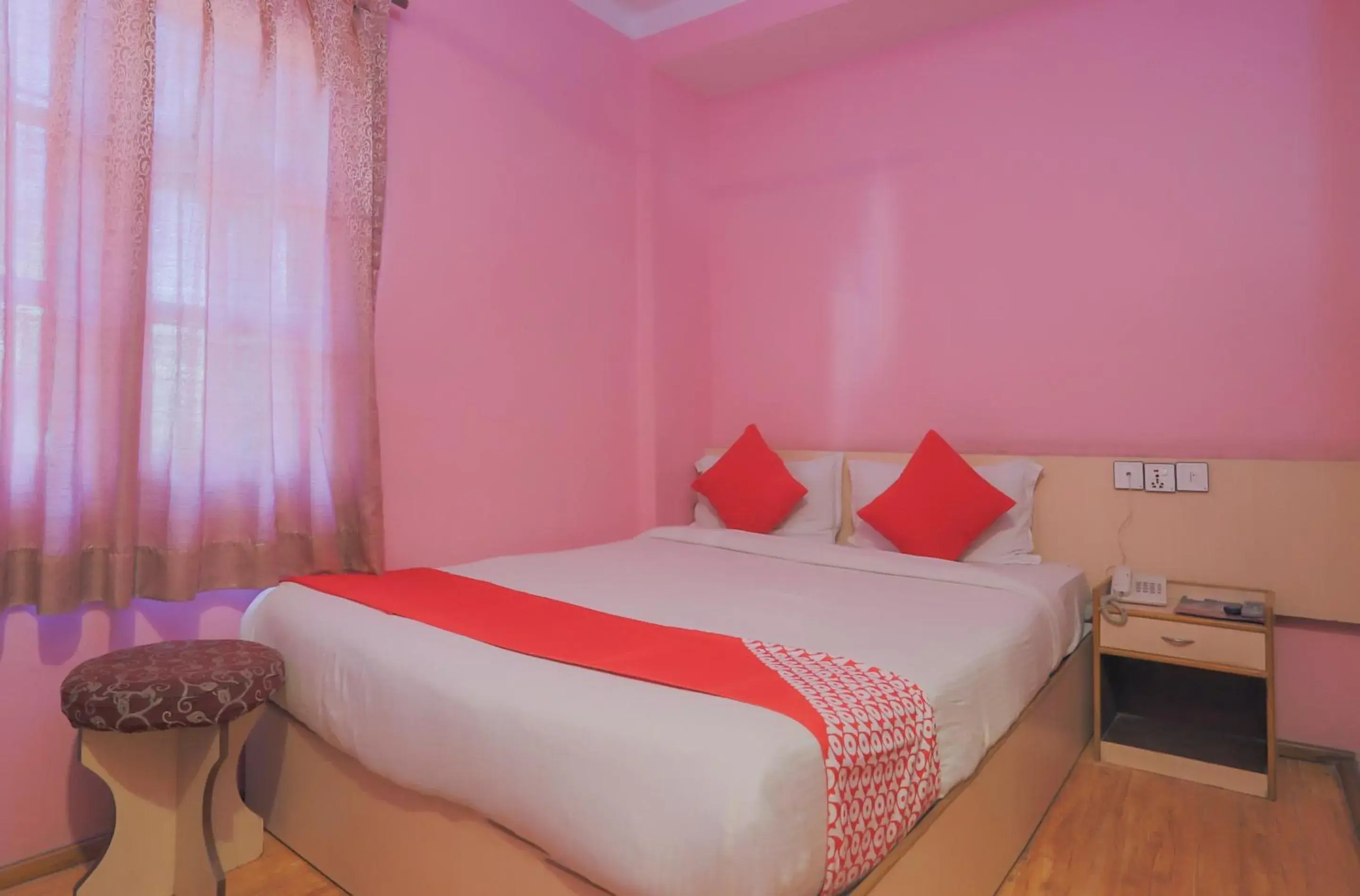 Small Double Room - single occupancy in OYO 789 Hotel Shivam Plaza Small Double Room - single occupancy in OYO 789 Hotel Shivam Plaza
