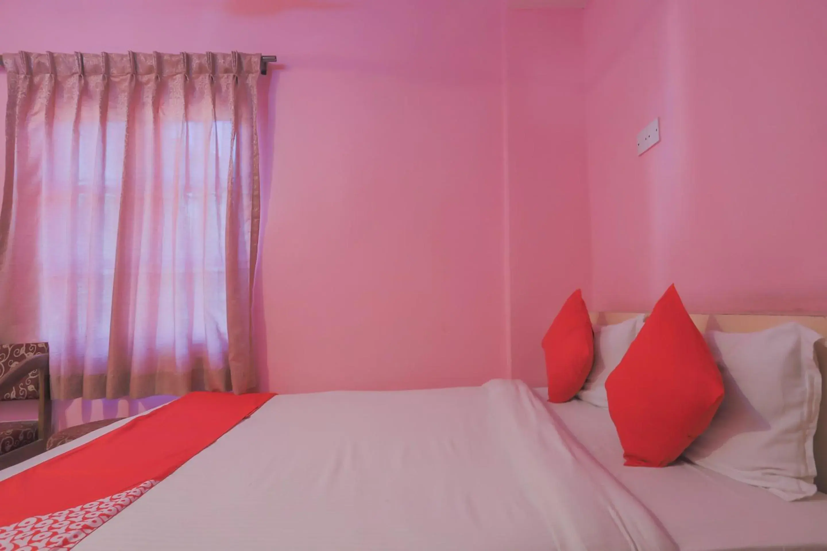Small Double Room - single occupancy in OYO 789 Hotel Shivam Plaza Small Double Room - single occupancy in OYO 789 Hotel Shivam Plaza