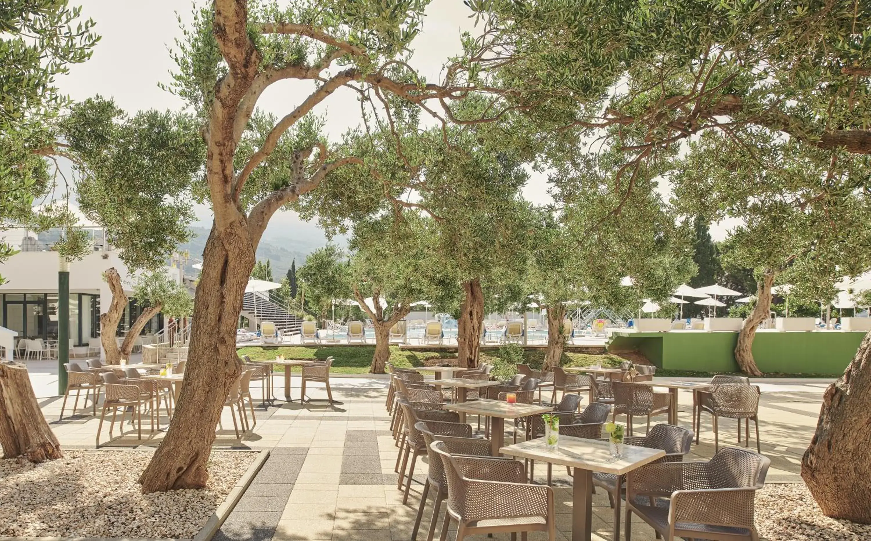 Lounge or bar in Bluesun hotel Neptun - All inclusive Lounge or bar in Bluesun hotel Neptun - All inclusive