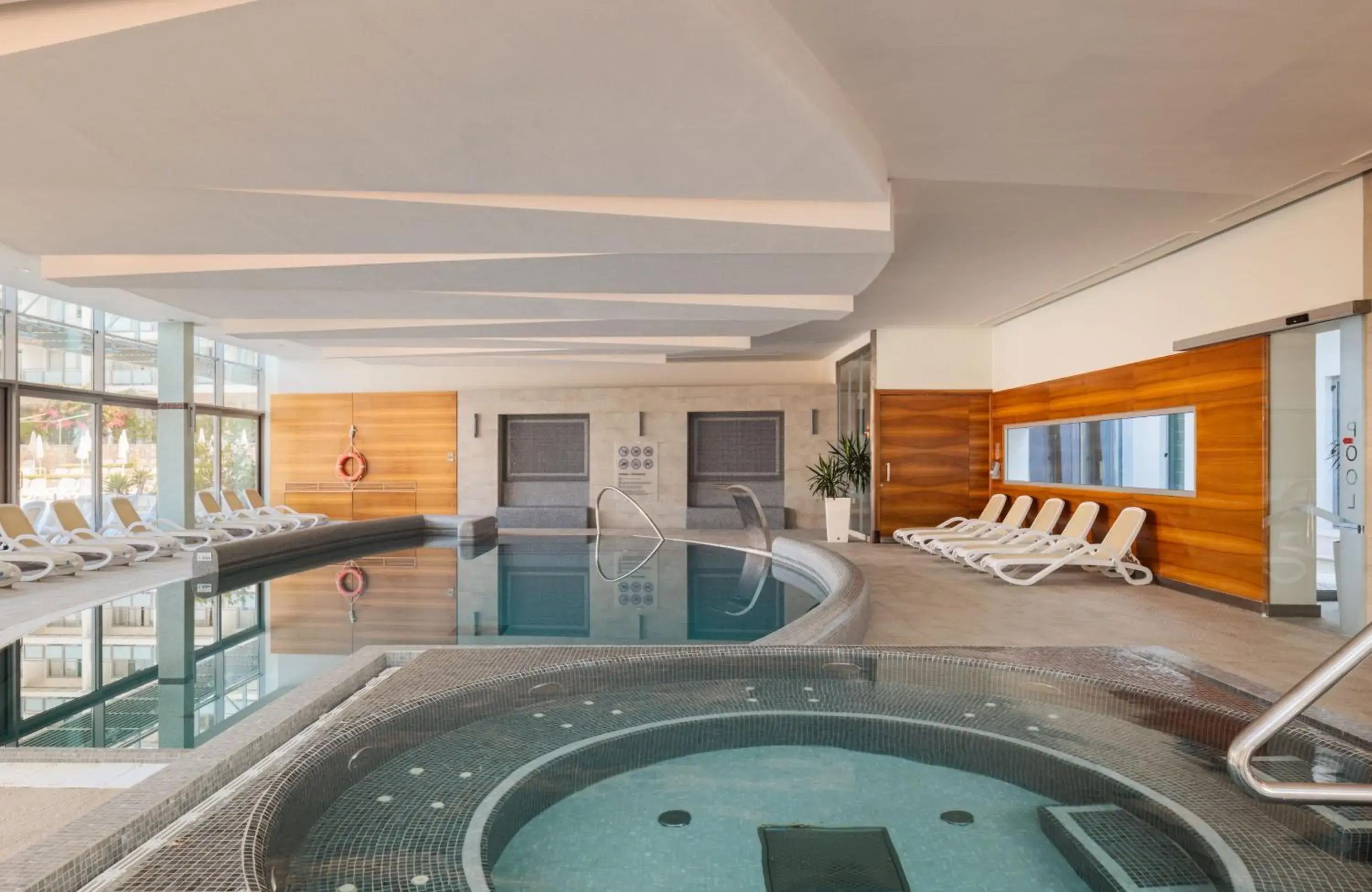 Pool view in Bluesun Hotel Elaphusa Pool view in Bluesun Hotel Elaphusa