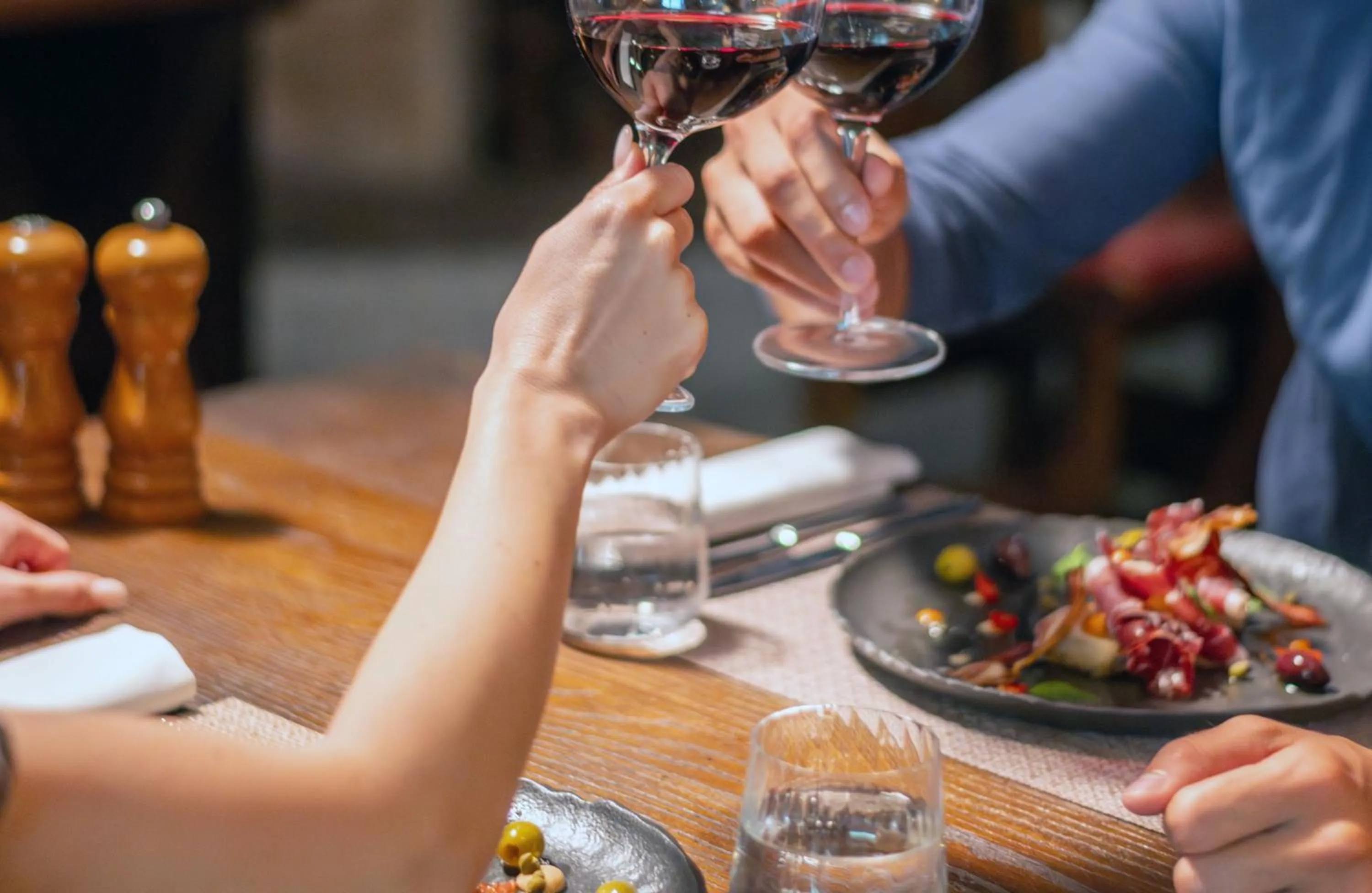 Restaurant/places to eat in Bluesun Hotel Elaphusa