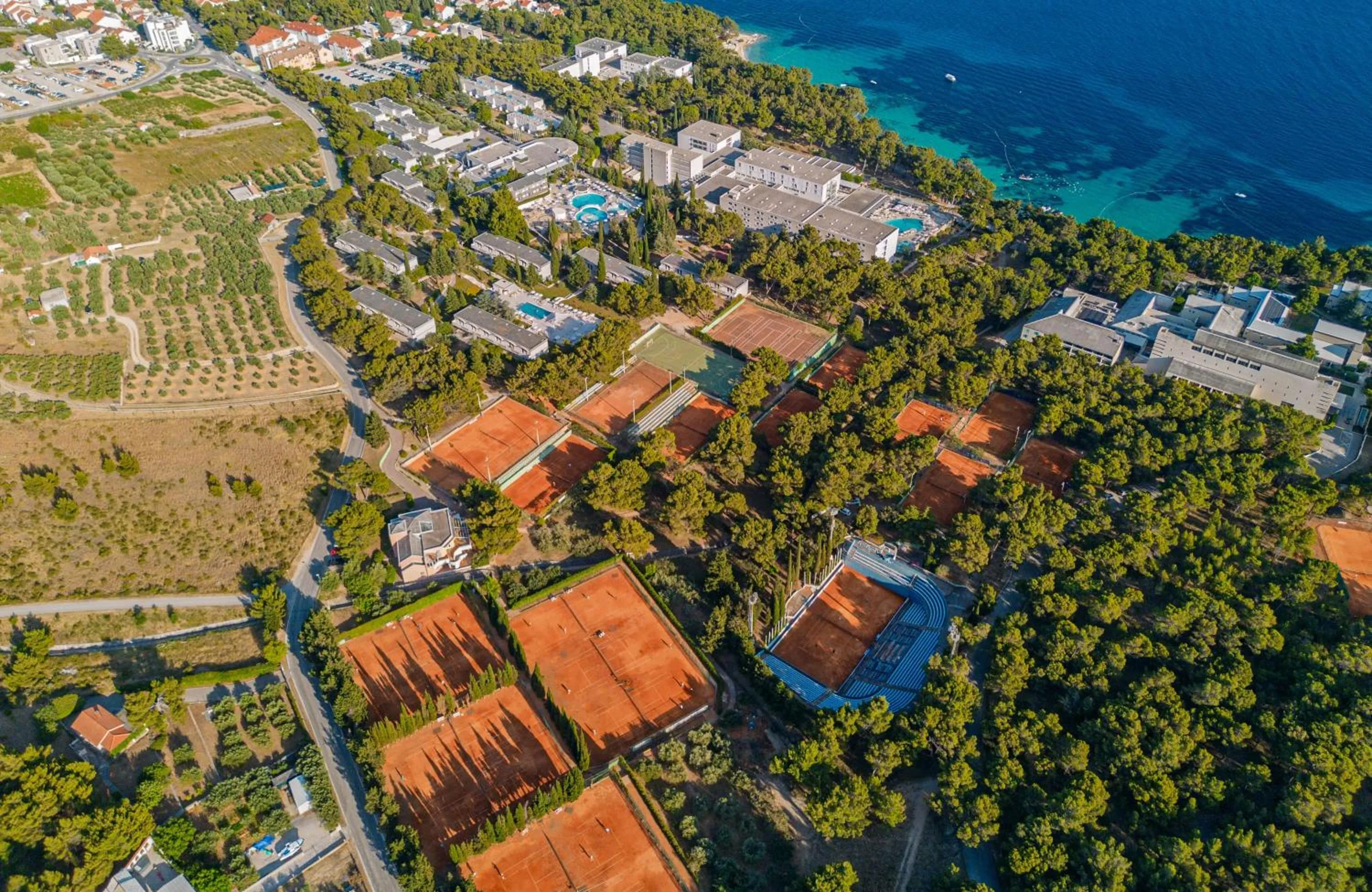 Tennis court in Bluesun Hotel Elaphusa