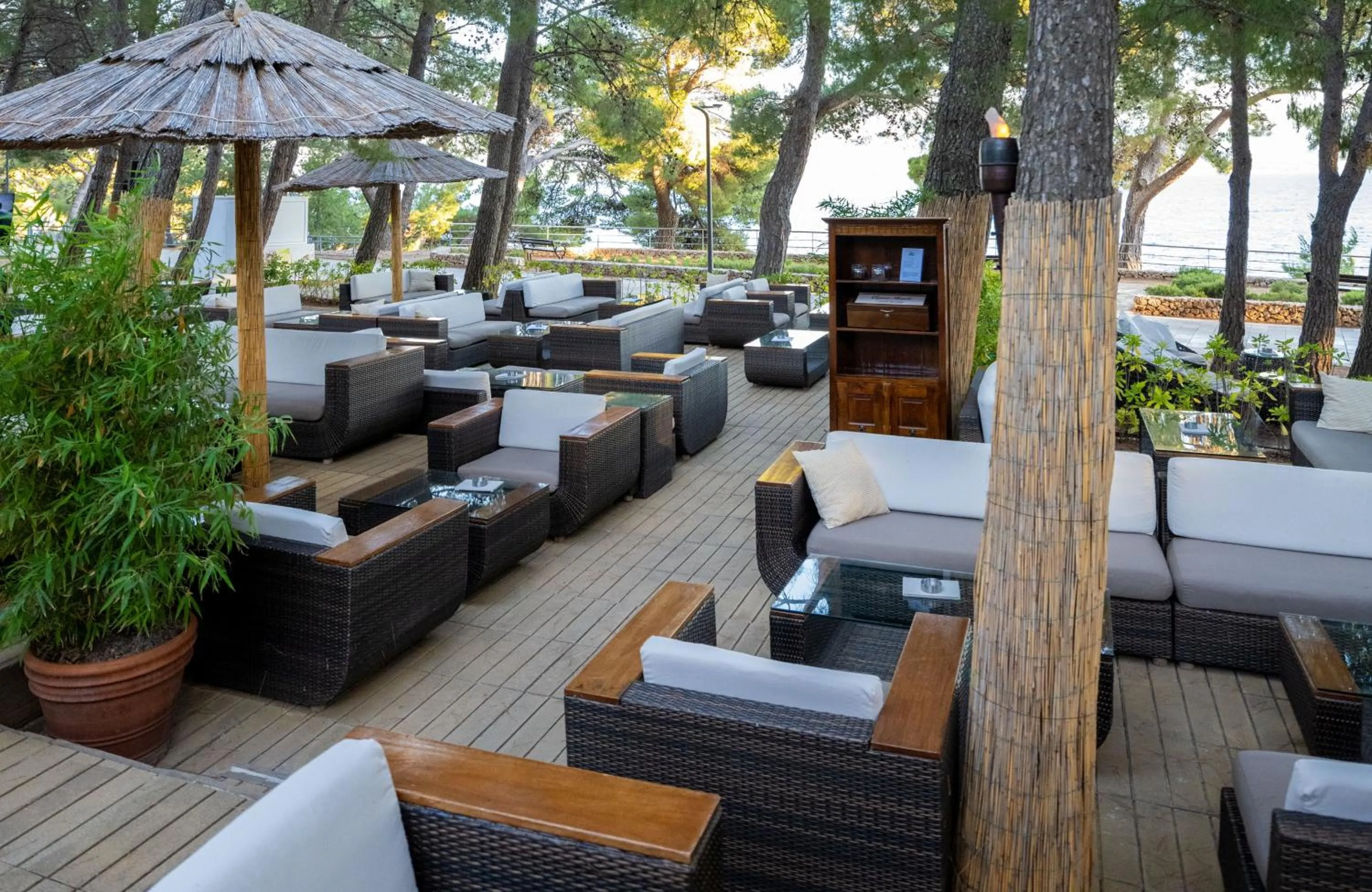 Lounge or bar in Bluesun Hotel Borak