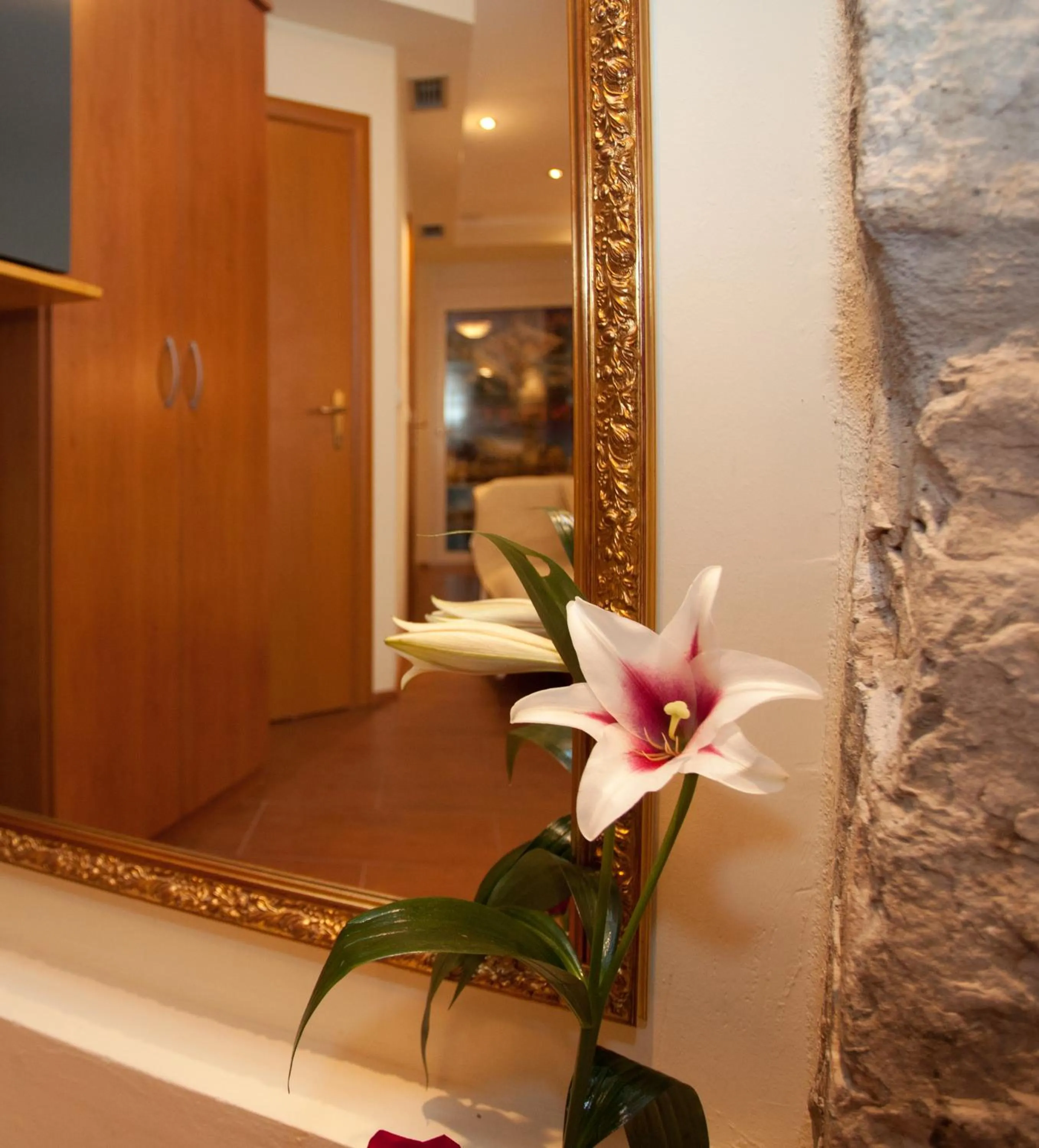 Decorative detail in Authentic Luxury Rooms