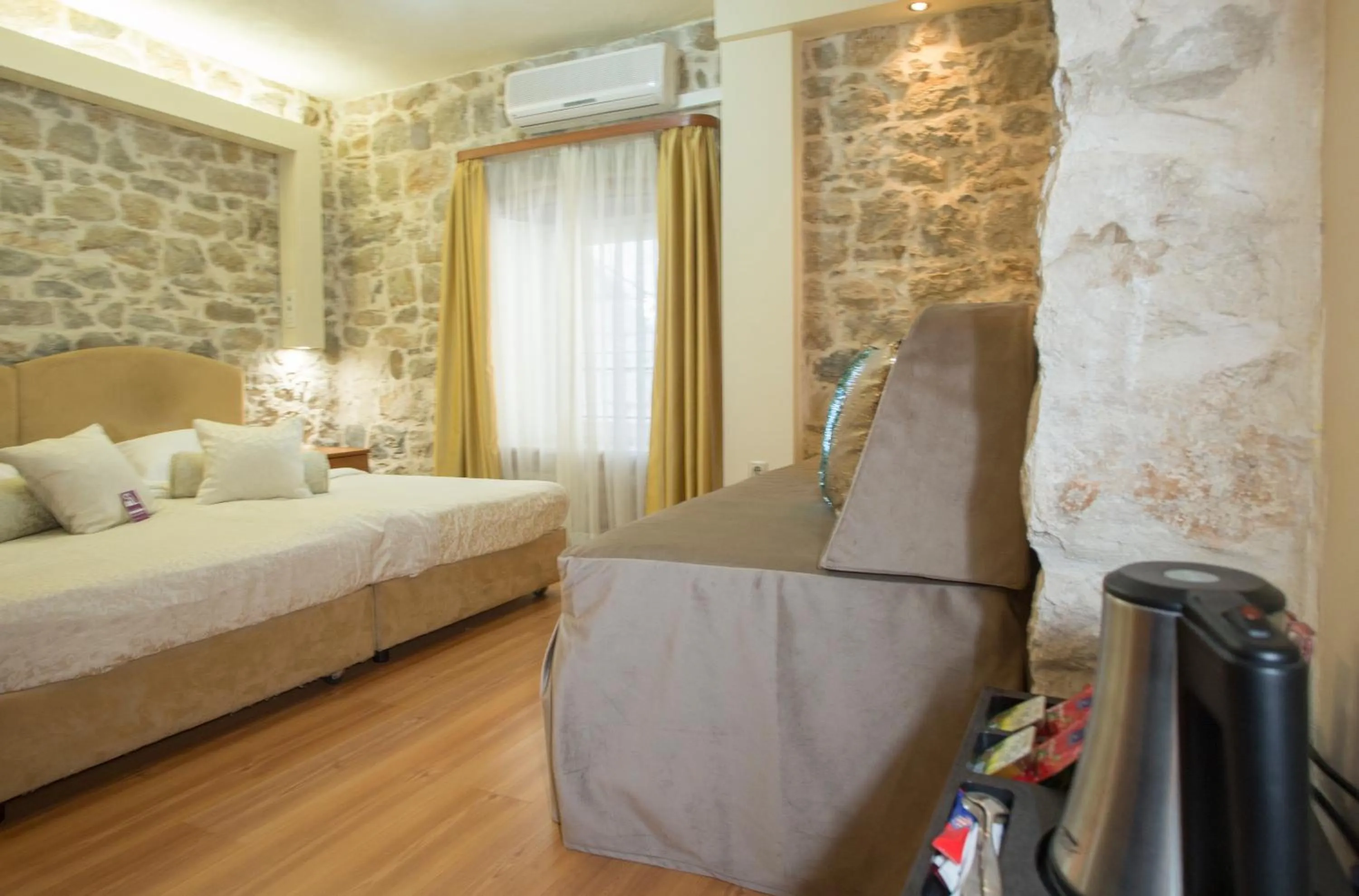 Coffee/tea facilities, Bed in Authentic Luxury Rooms