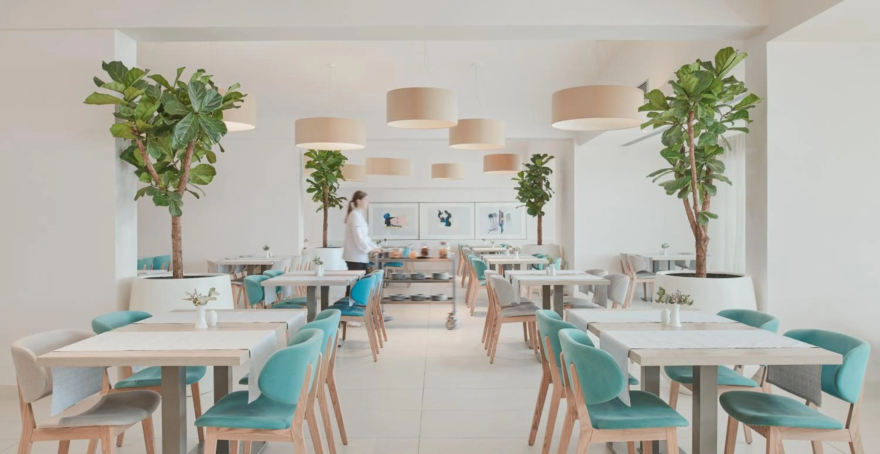 Restaurant/places to eat in Bluesun hotel Berulia