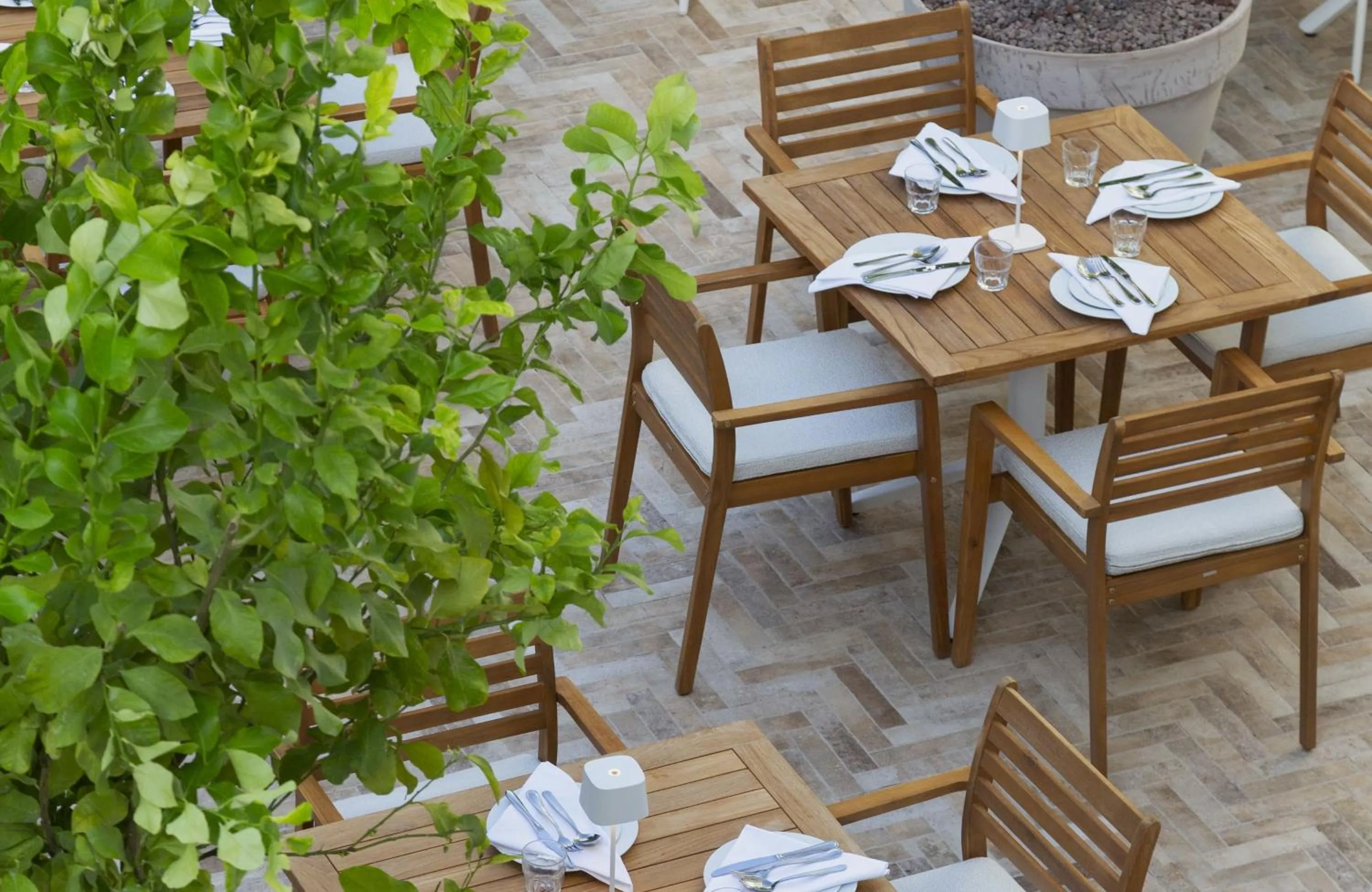 Restaurant/places to eat in Bluesun Hotel Marina