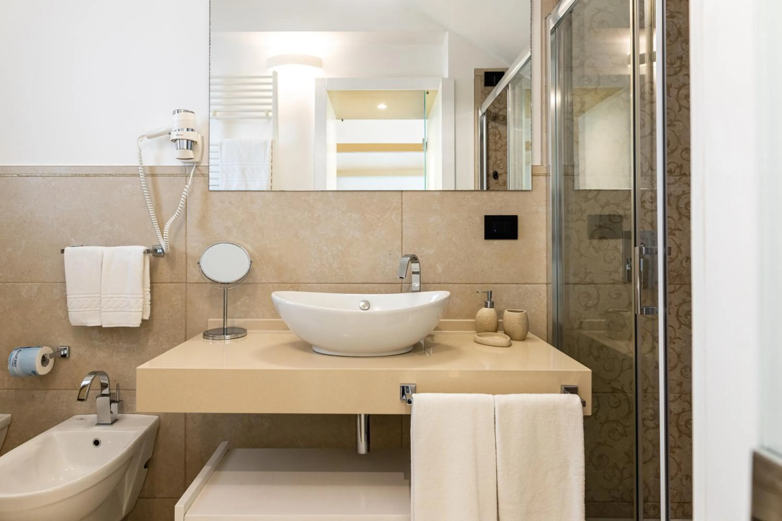 Shower in Masseria Muntibianchi AgriResort Restaurant & SPA