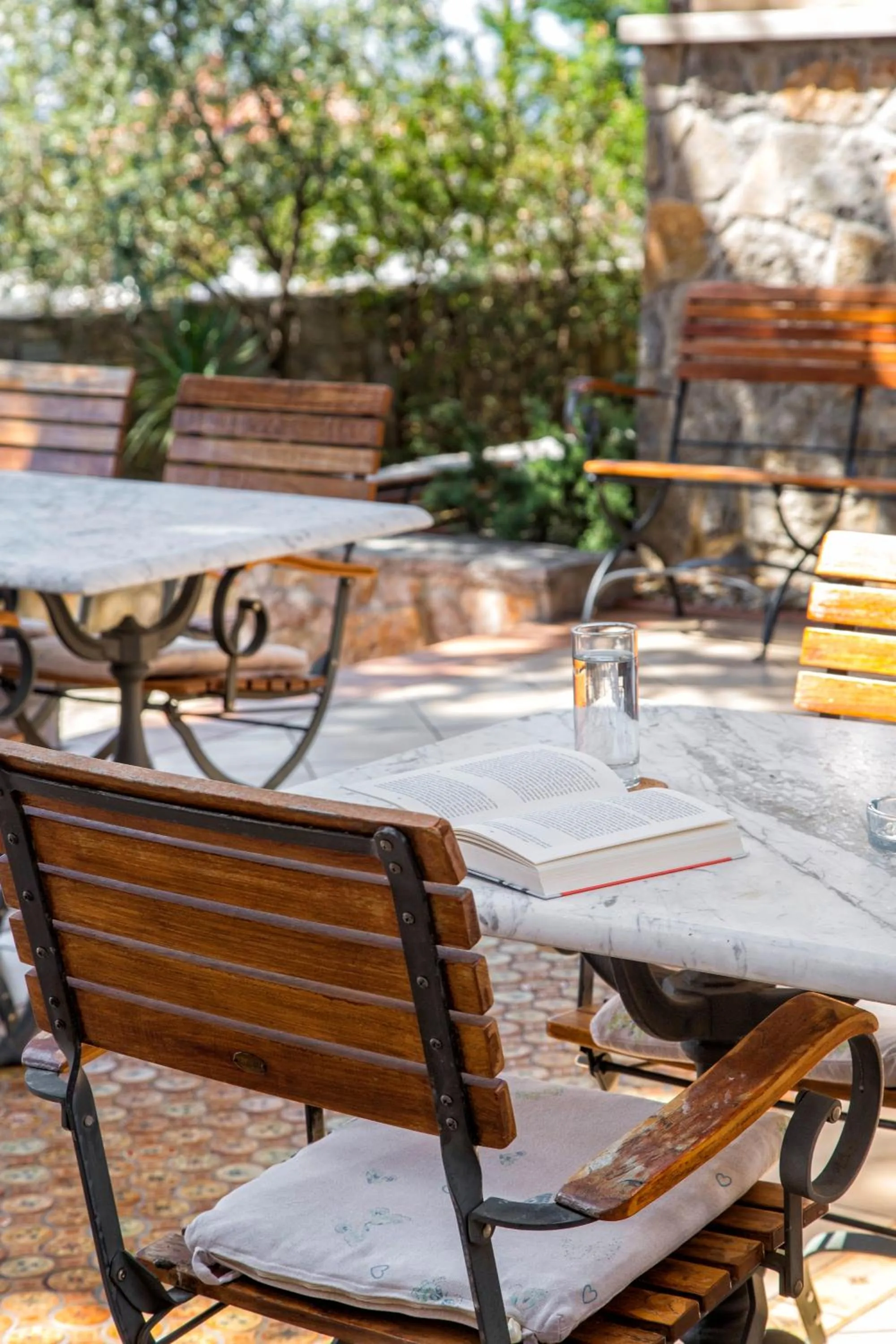 Restaurant/places to eat in Hotel Abalone