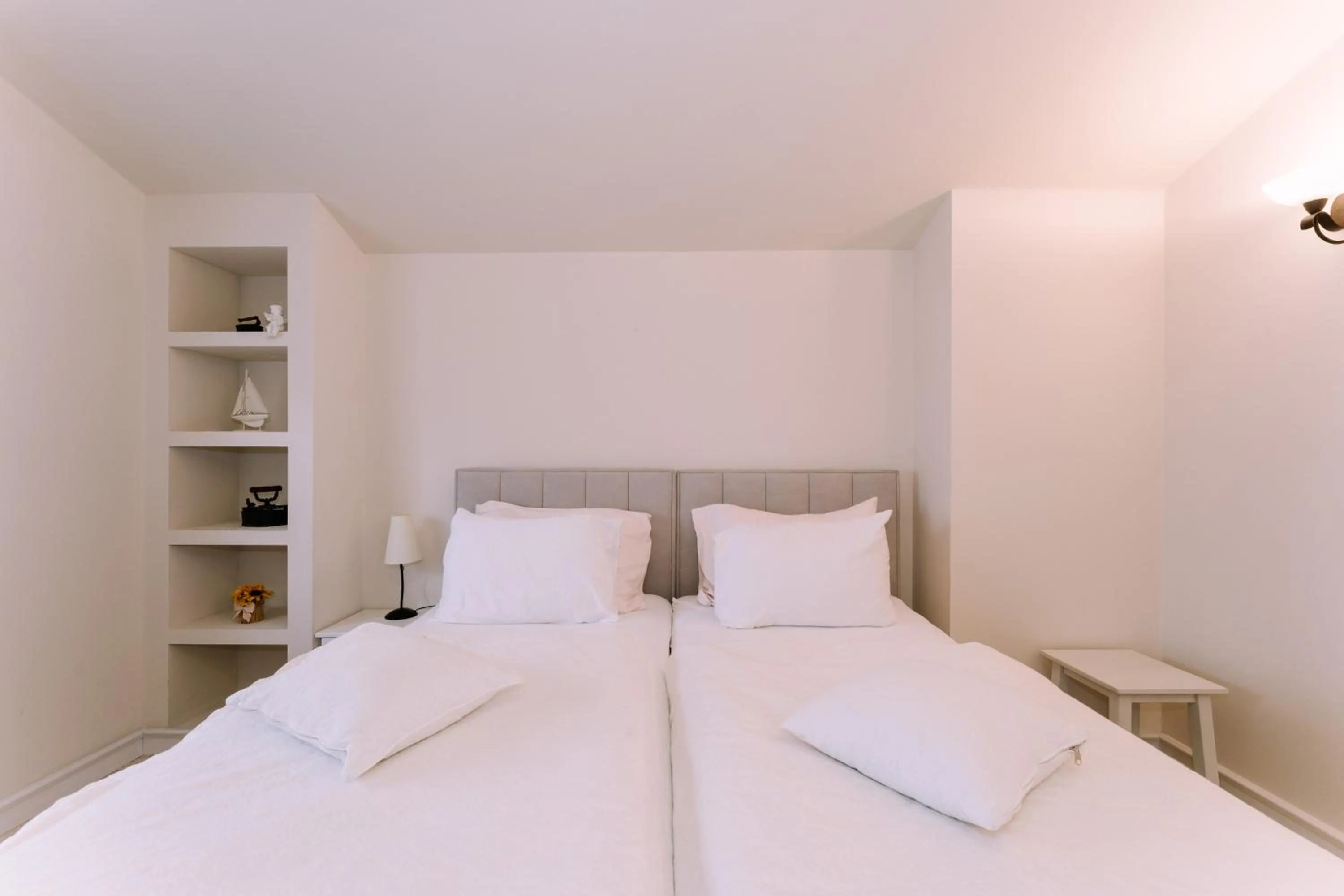 Bed in Hotel Abalone