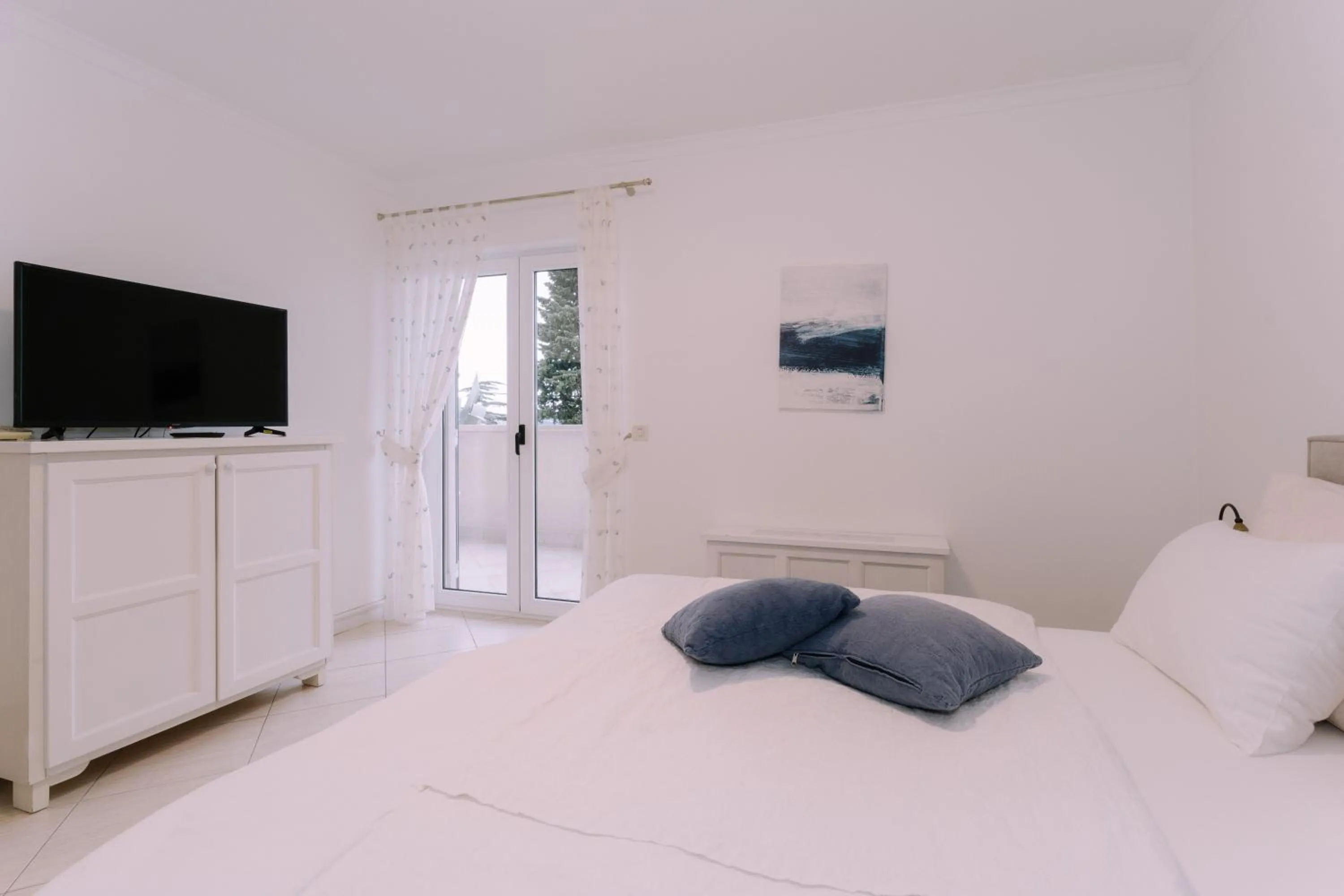 TV and multimedia, Bed in Hotel Abalone