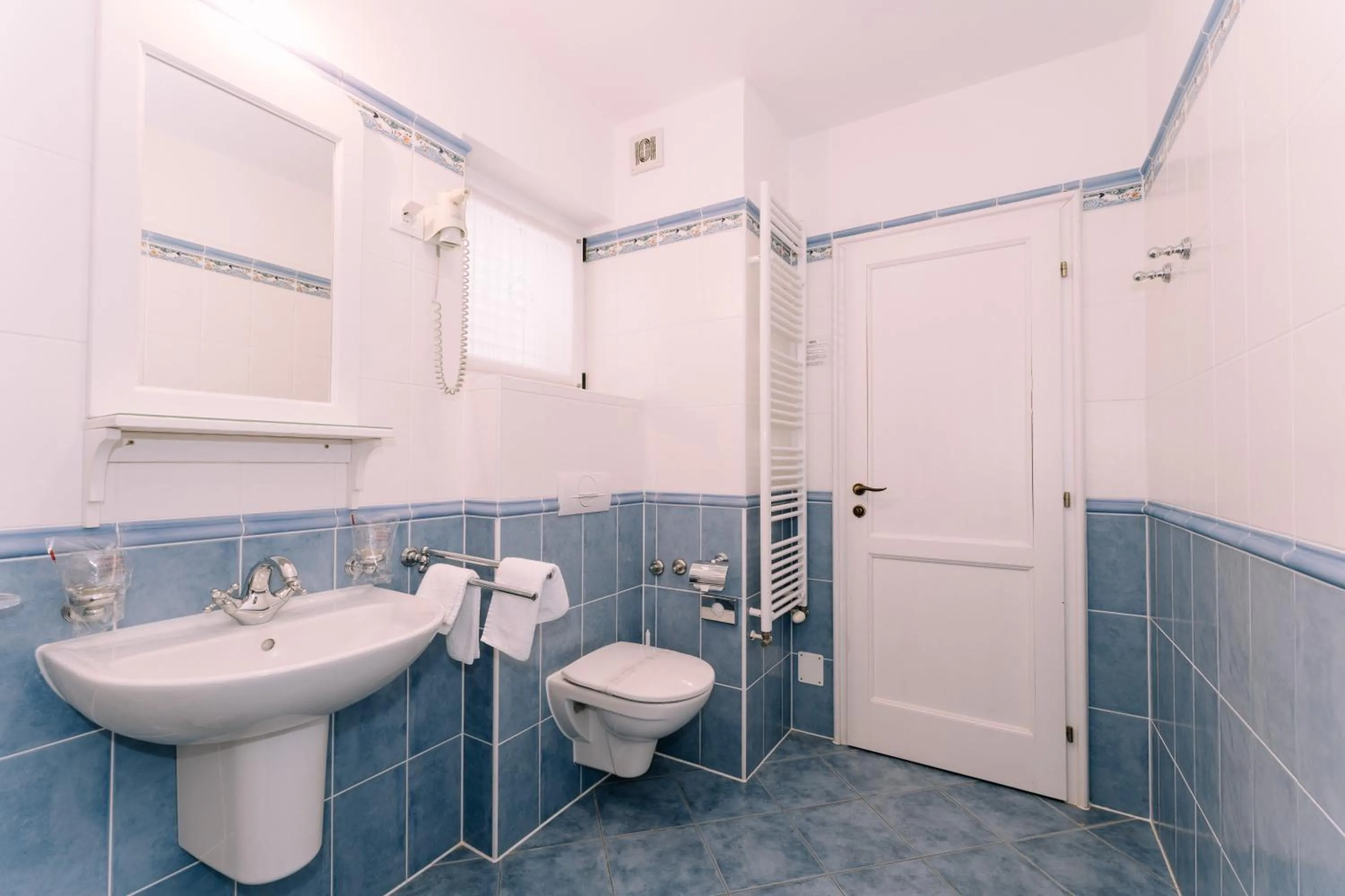 Toilet in Hotel Abalone