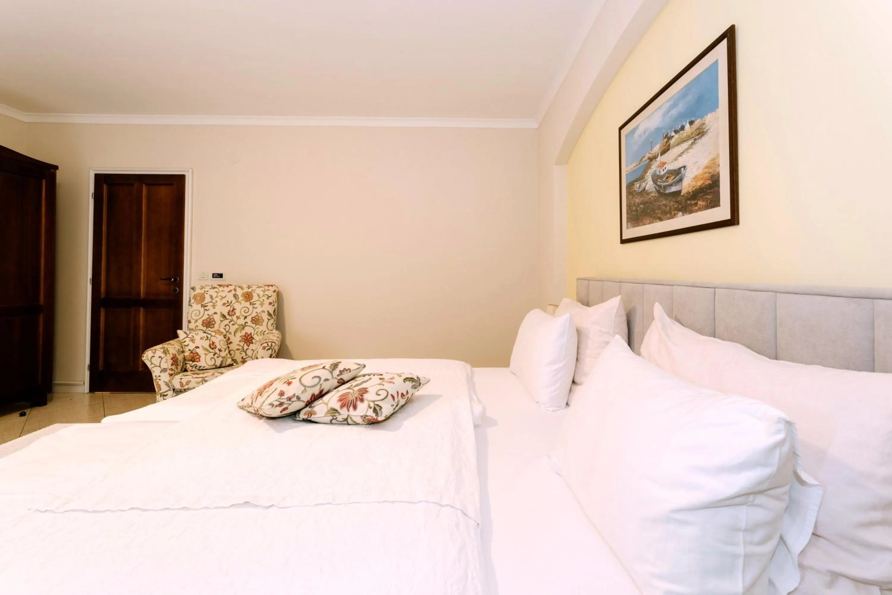 Bed in Hotel Abalone