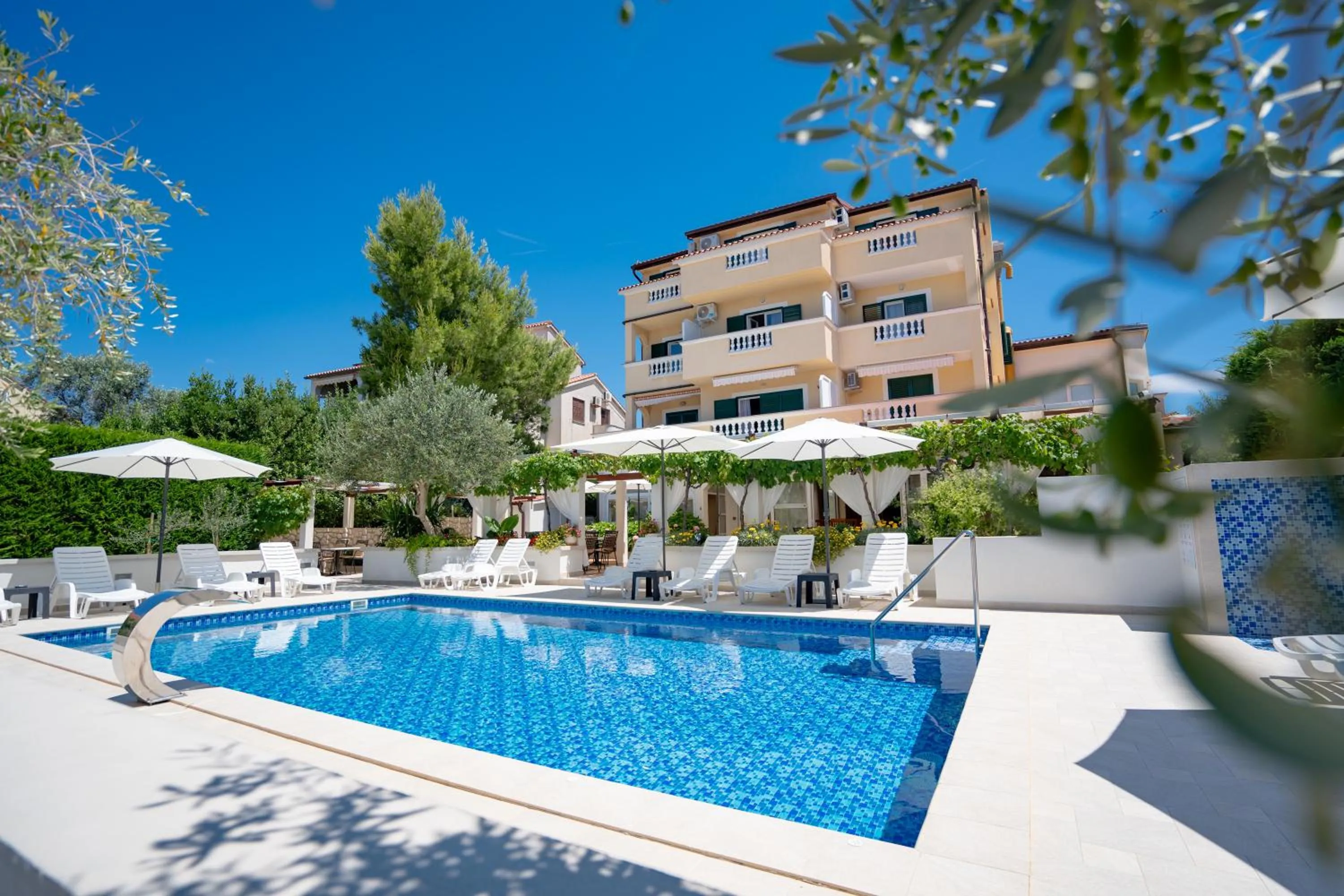 Property building in Pansion Villa Bok