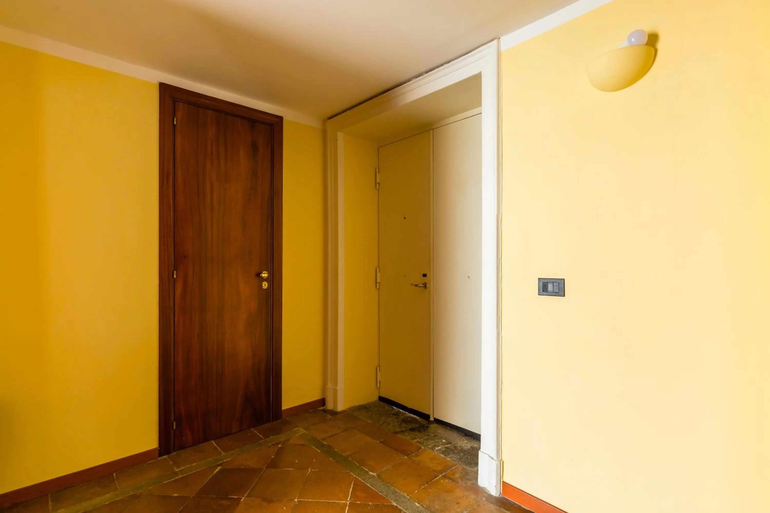 wardrobe in B&B Antica Napoli