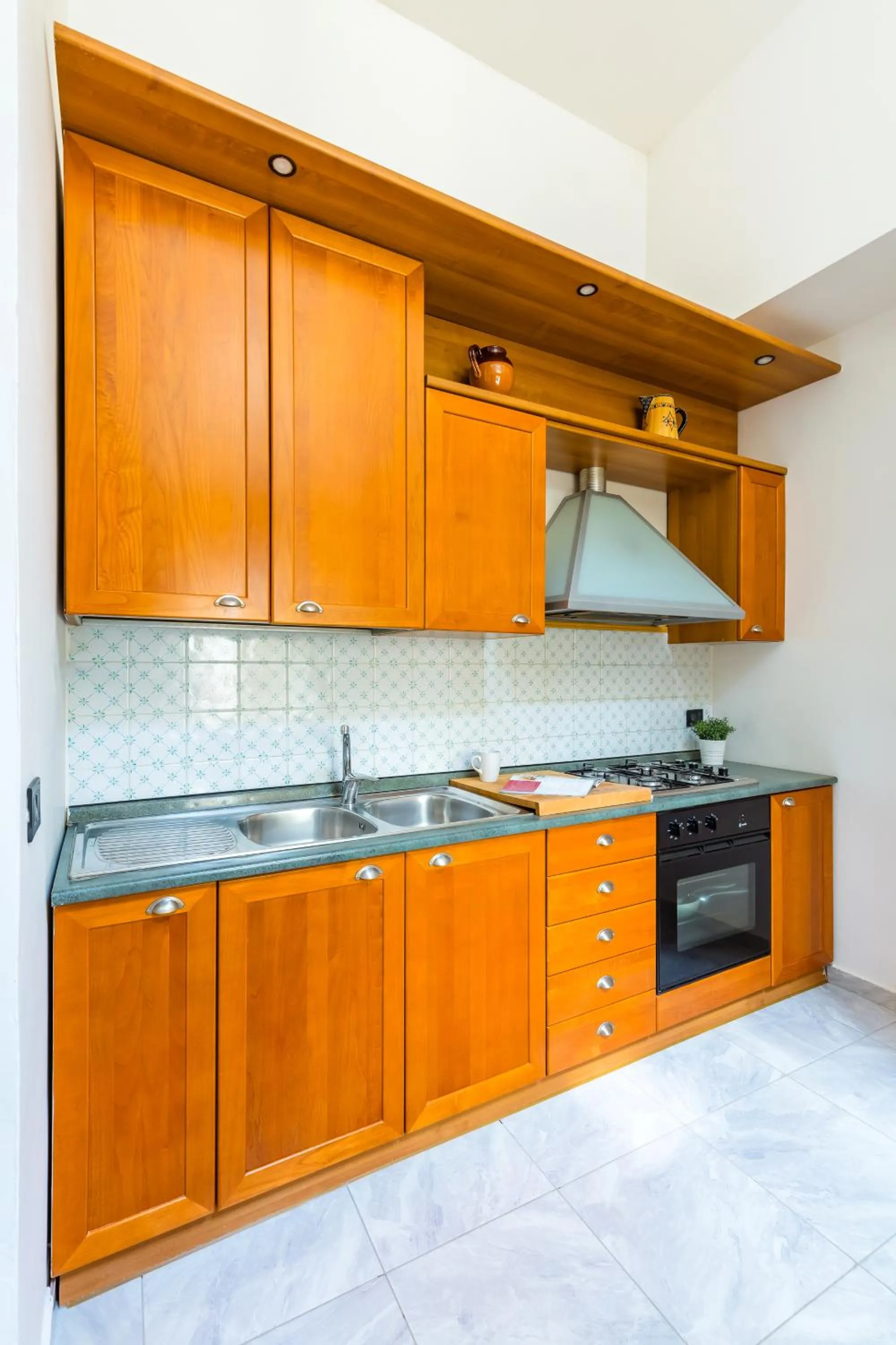 Kitchen or kitchenette in B&B Antica Napoli