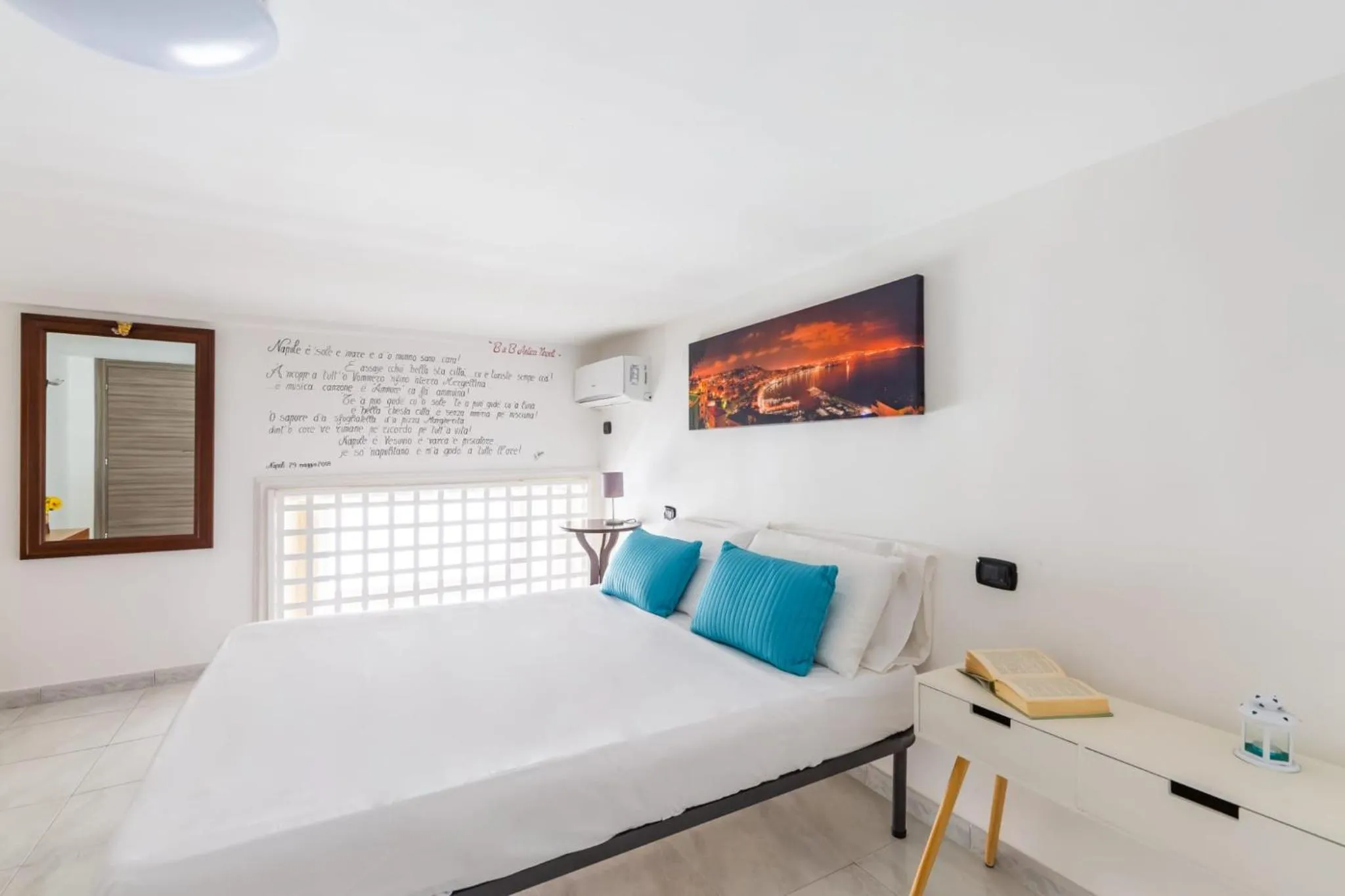 Photo of the whole room, Bed in B&B Antica Napoli