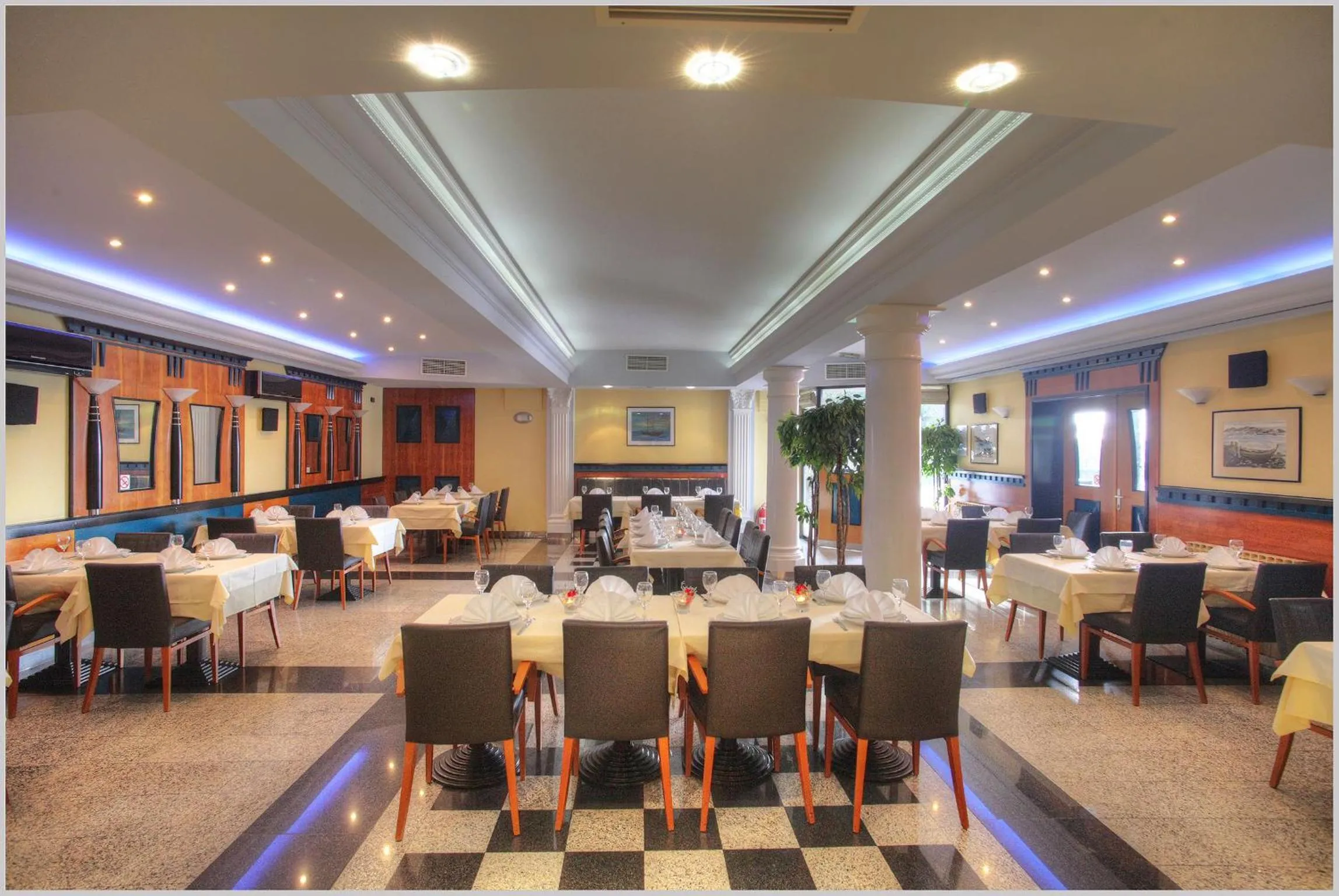 Restaurant/places to eat in Guest Accomodation Tamaris