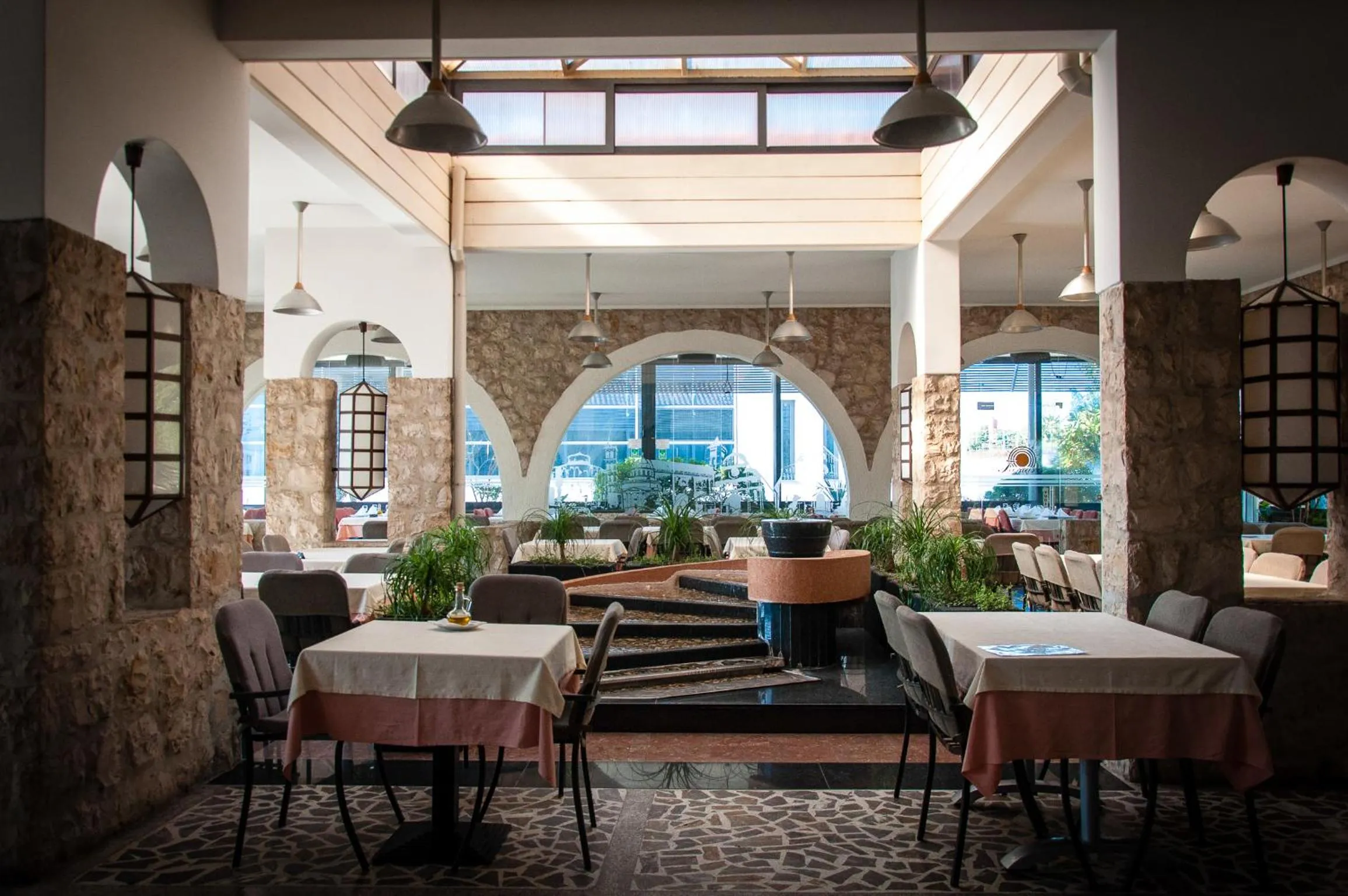 Restaurant/places to eat in Guest Accomodation Tamaris