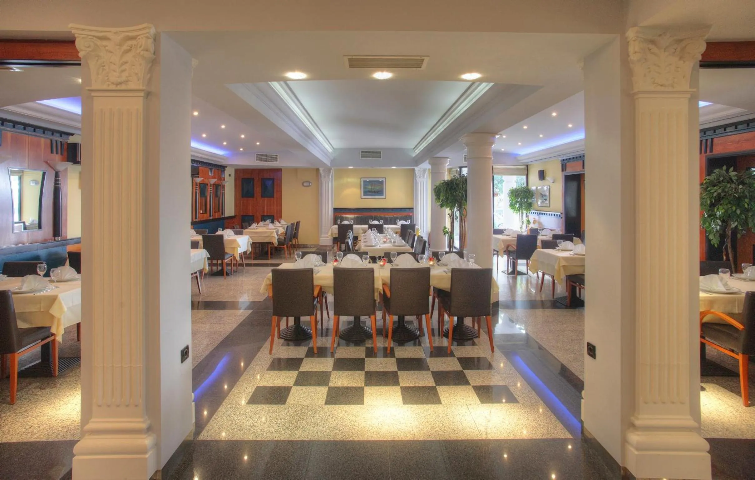 Restaurant/places to eat in Guest Accomodation Tamaris