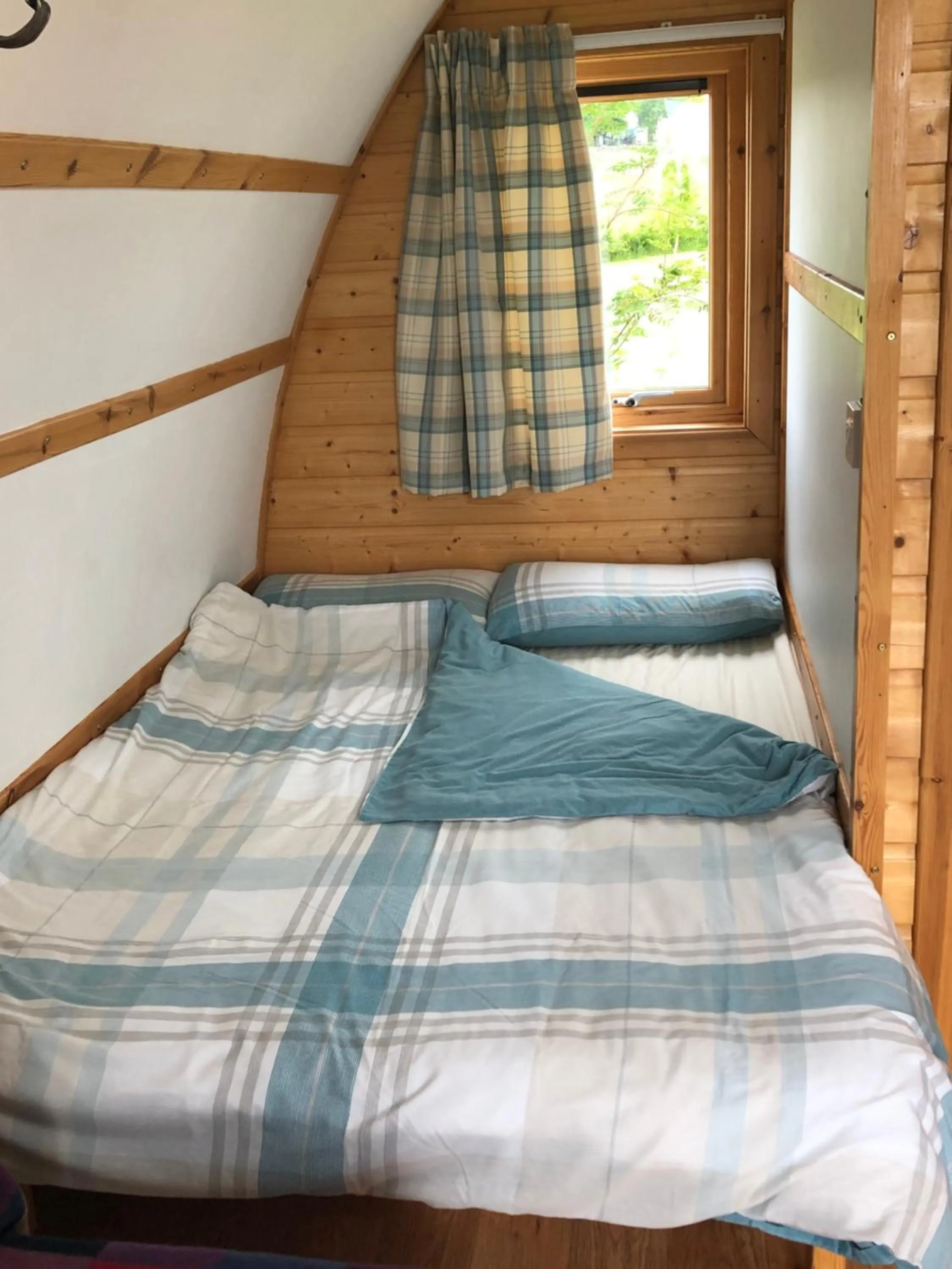 Bedroom, Bed in Loch Shin Glamping Pods