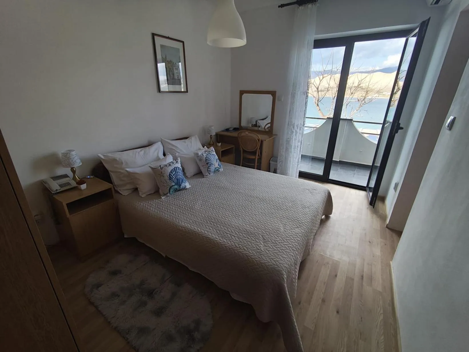 View (from property/room), Bed in Hotel Biser