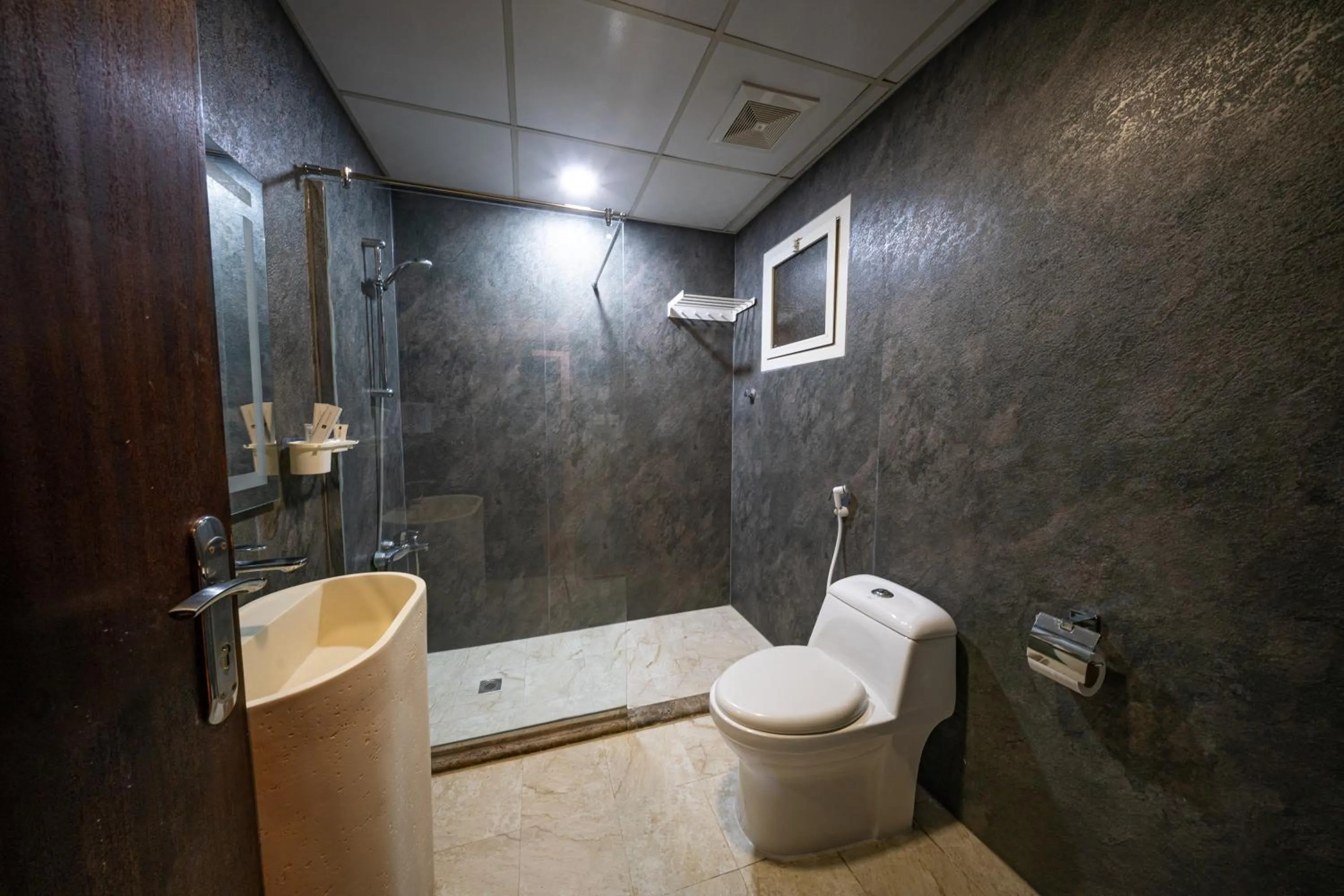 Golden Garden Al Corniche